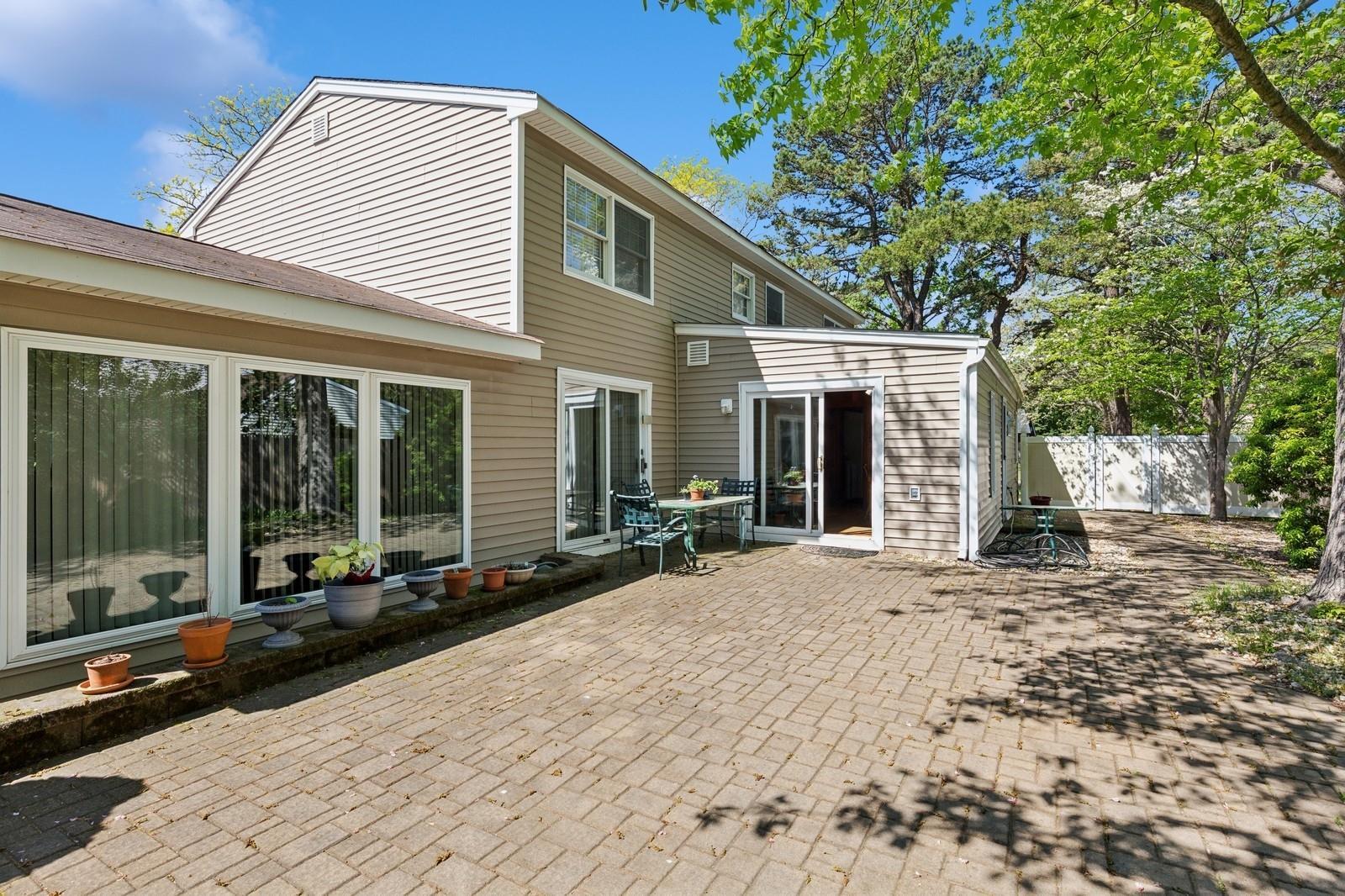 Single Family Woodside  Suffolk County, NY 11772, MLS-861540-42