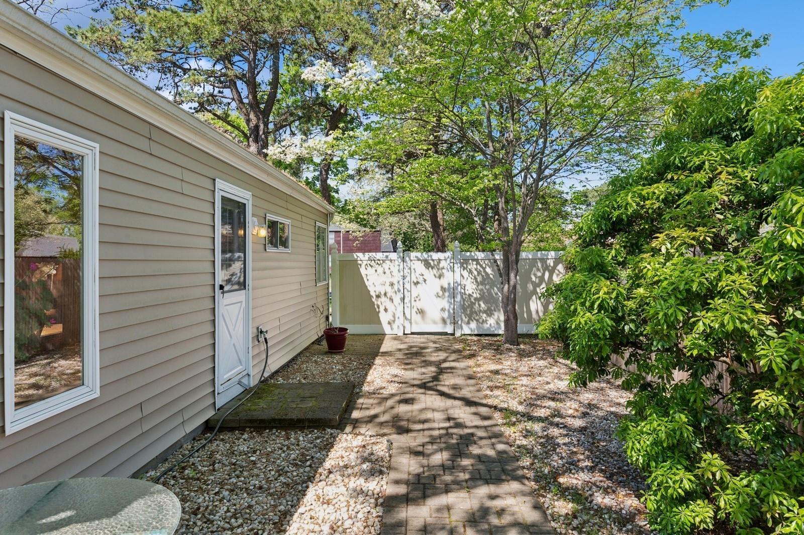 Single Family Woodside  Suffolk County, NY 11772, MLS-861540-45
