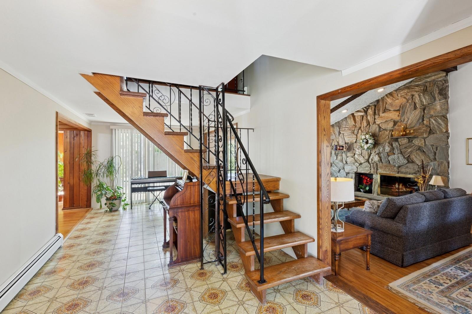 Single Family Woodside  Suffolk County, NY 11772, MLS-861540-9