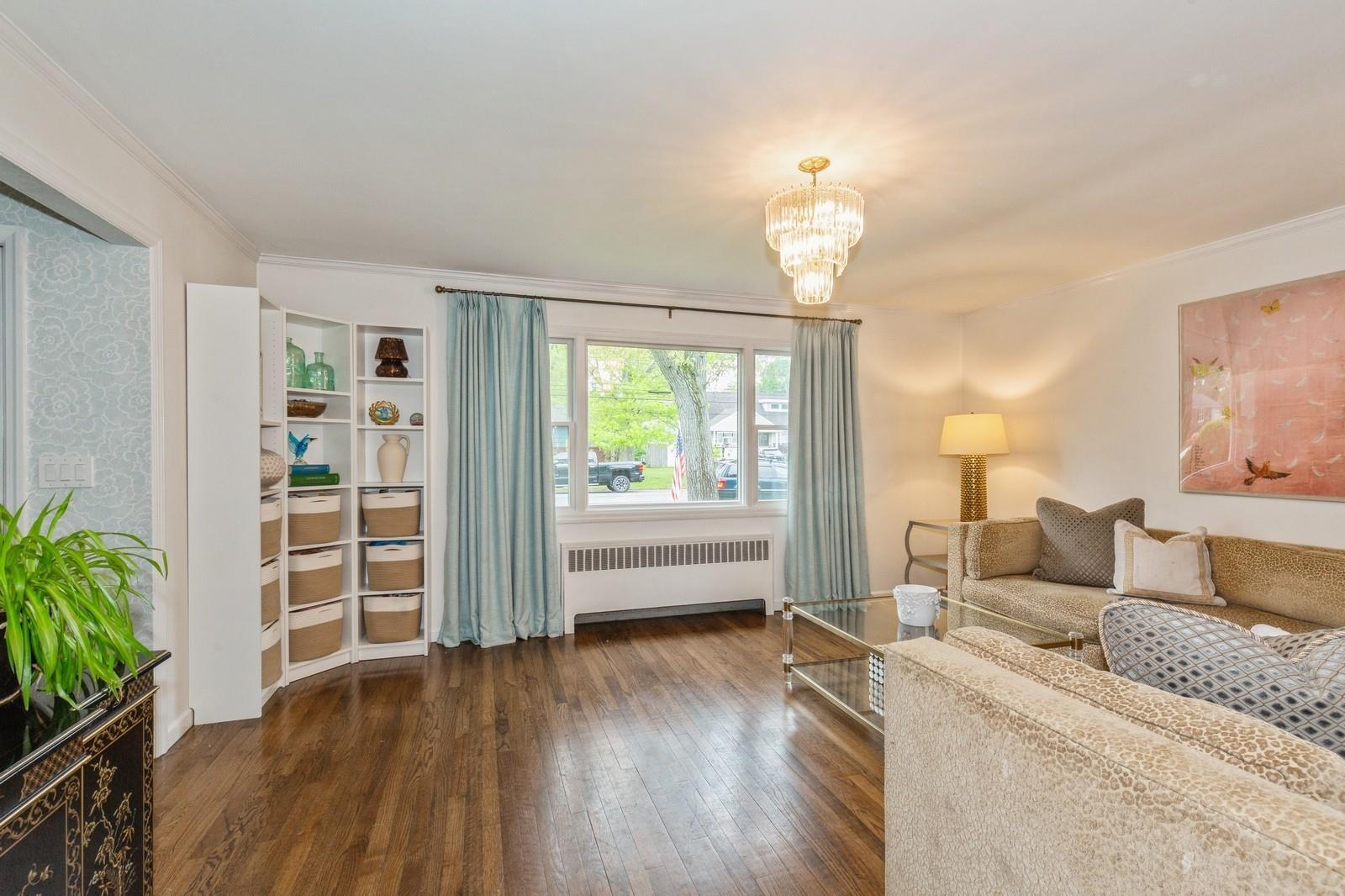 Single Family Schoenfeld  Suffolk County, NY 11772, MLS-861542-5