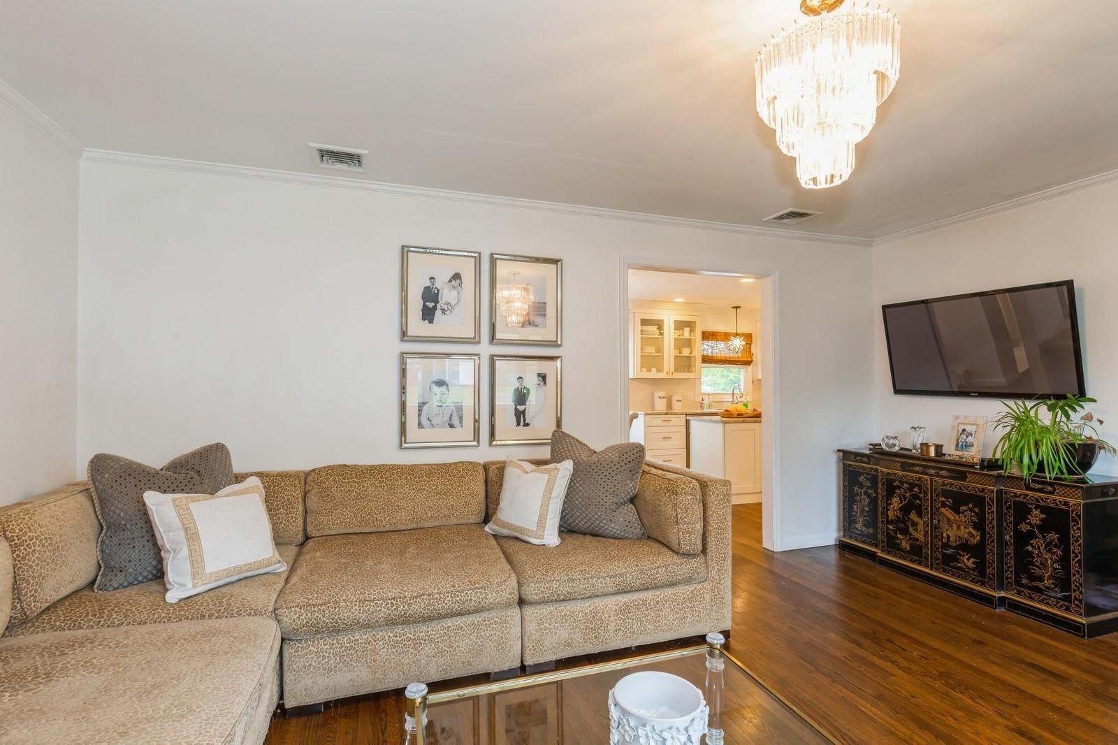 Single Family Schoenfeld  Suffolk County, NY 11772, MLS-861542-7