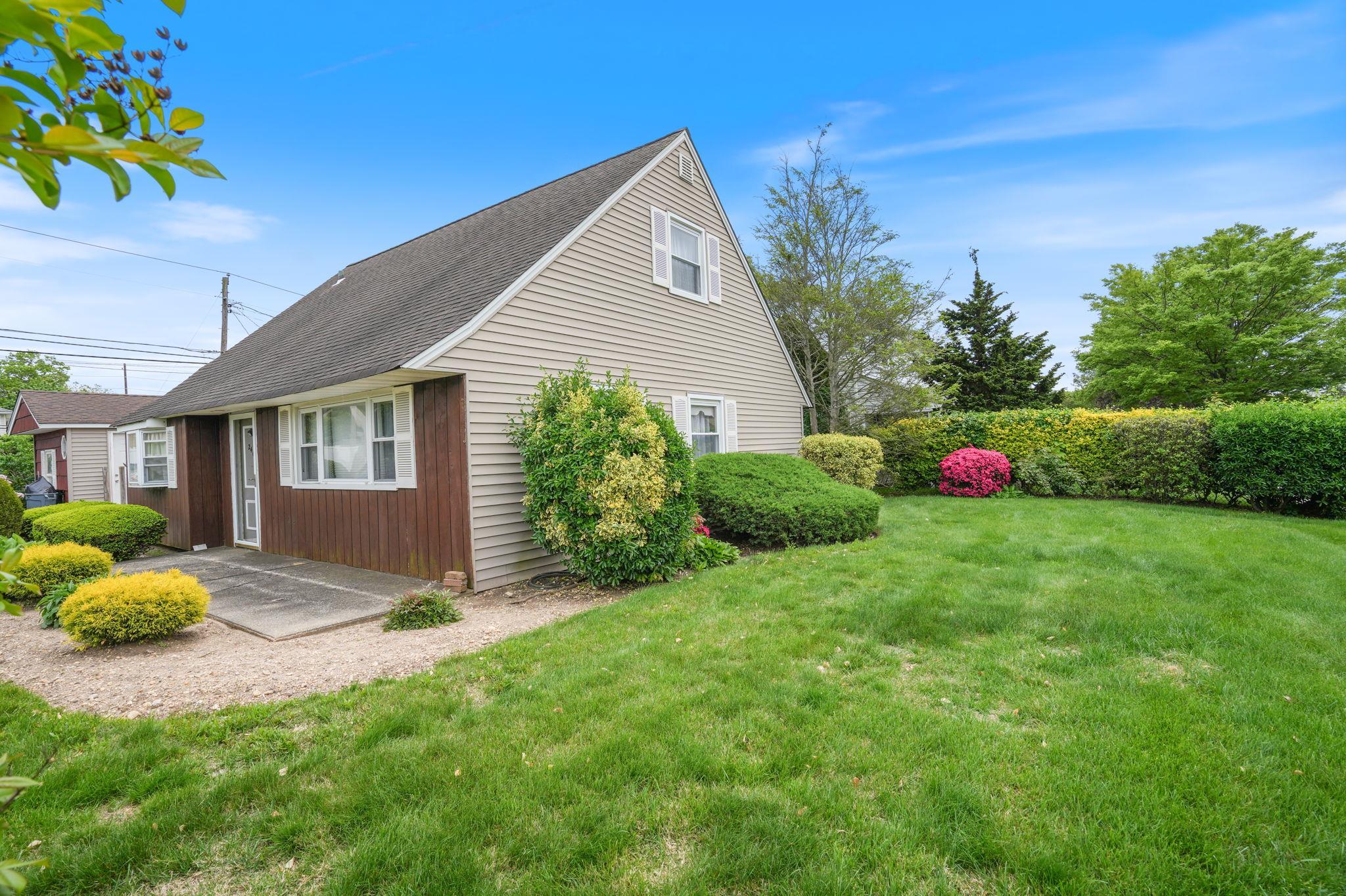 Single Family Jefferson  Nassau County, NY 11554, MLS-861543-2