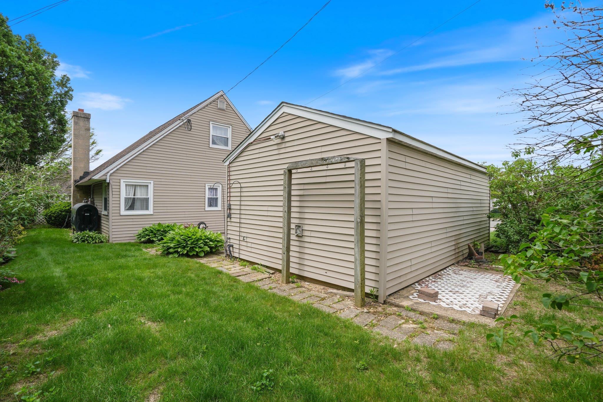 Single Family Jefferson  Nassau County, NY 11554, MLS-861543-23