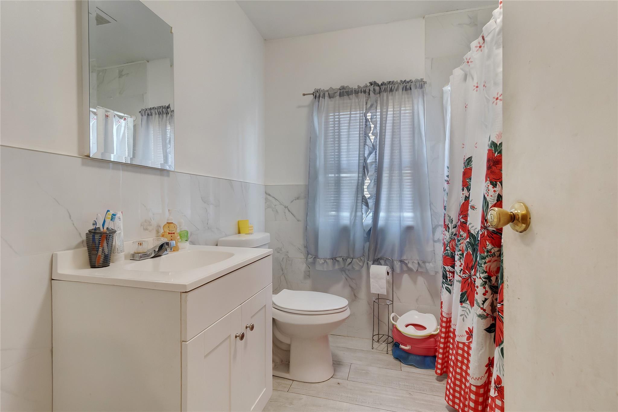 Single Family Baldwin  Nassau County, NY 11550, MLS-861561-5