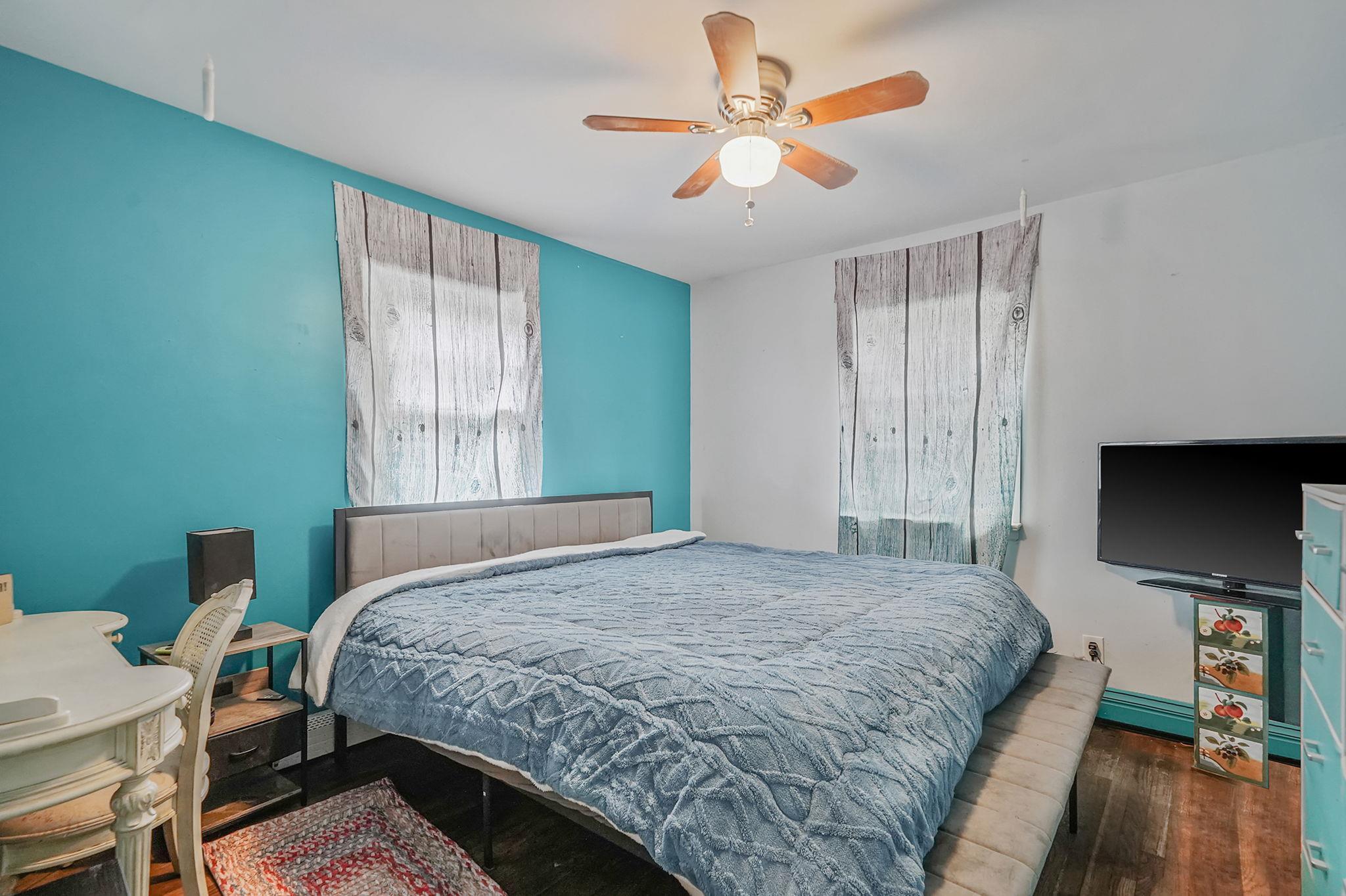 Single Family Queen  Suffolk County, NY 11789, MLS-861565-12