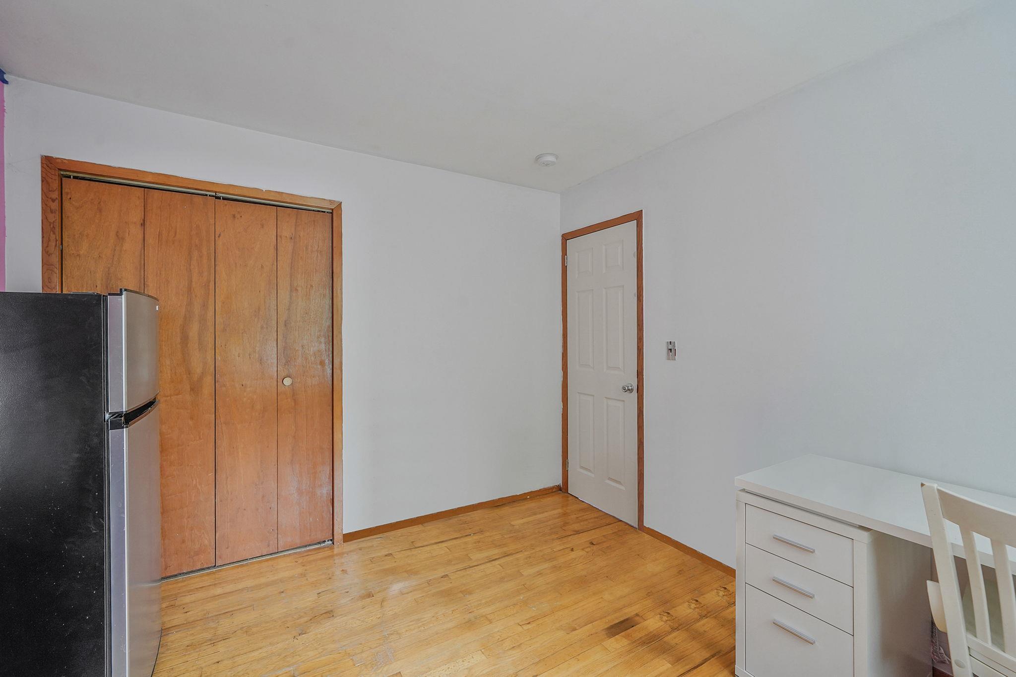 Single Family Queen  Suffolk County, NY 11789, MLS-861565-16