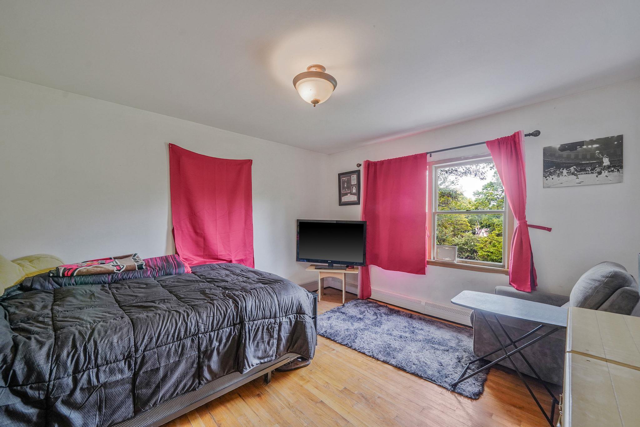 Single Family Queen  Suffolk County, NY 11789, MLS-861565-18