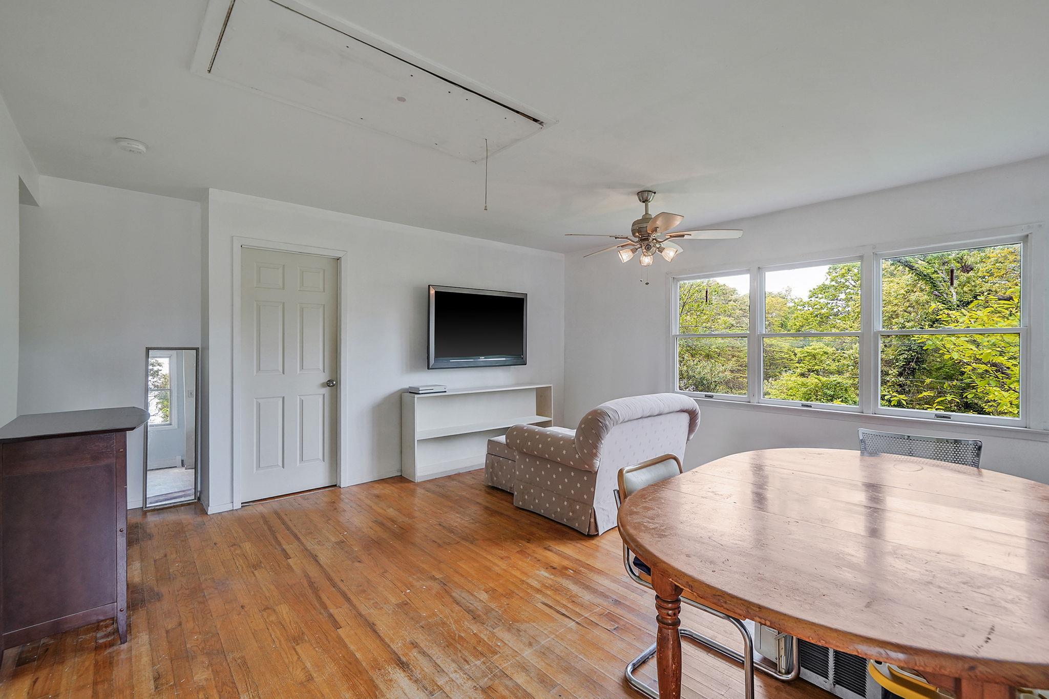 Single Family Queen  Suffolk County, NY 11789, MLS-861565-20