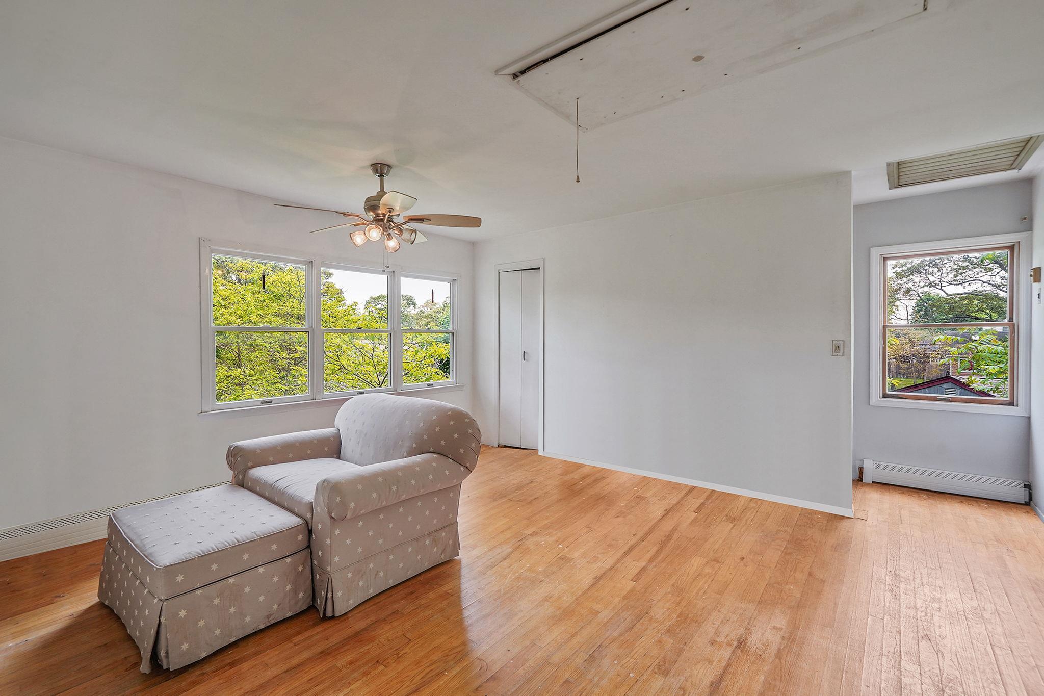 Single Family Queen  Suffolk County, NY 11789, MLS-861565-22