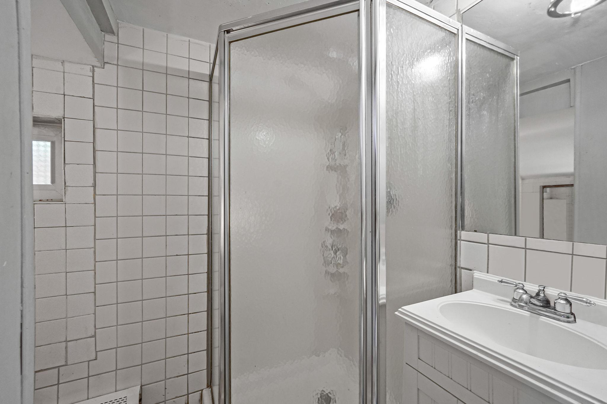 Single Family Queen  Suffolk County, NY 11789, MLS-861565-30