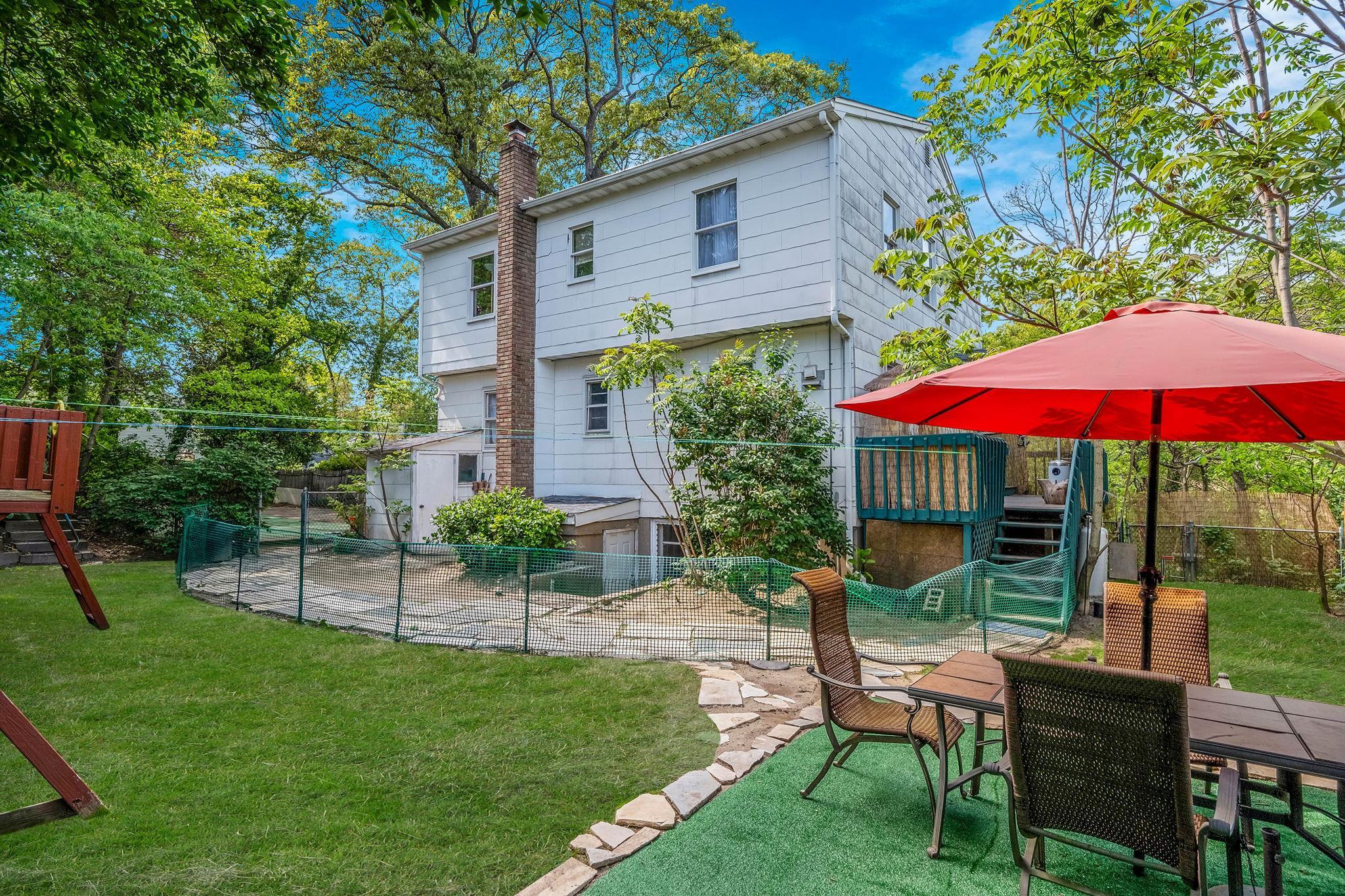 Single Family Queen  Suffolk County, NY 11789, MLS-861565-39
