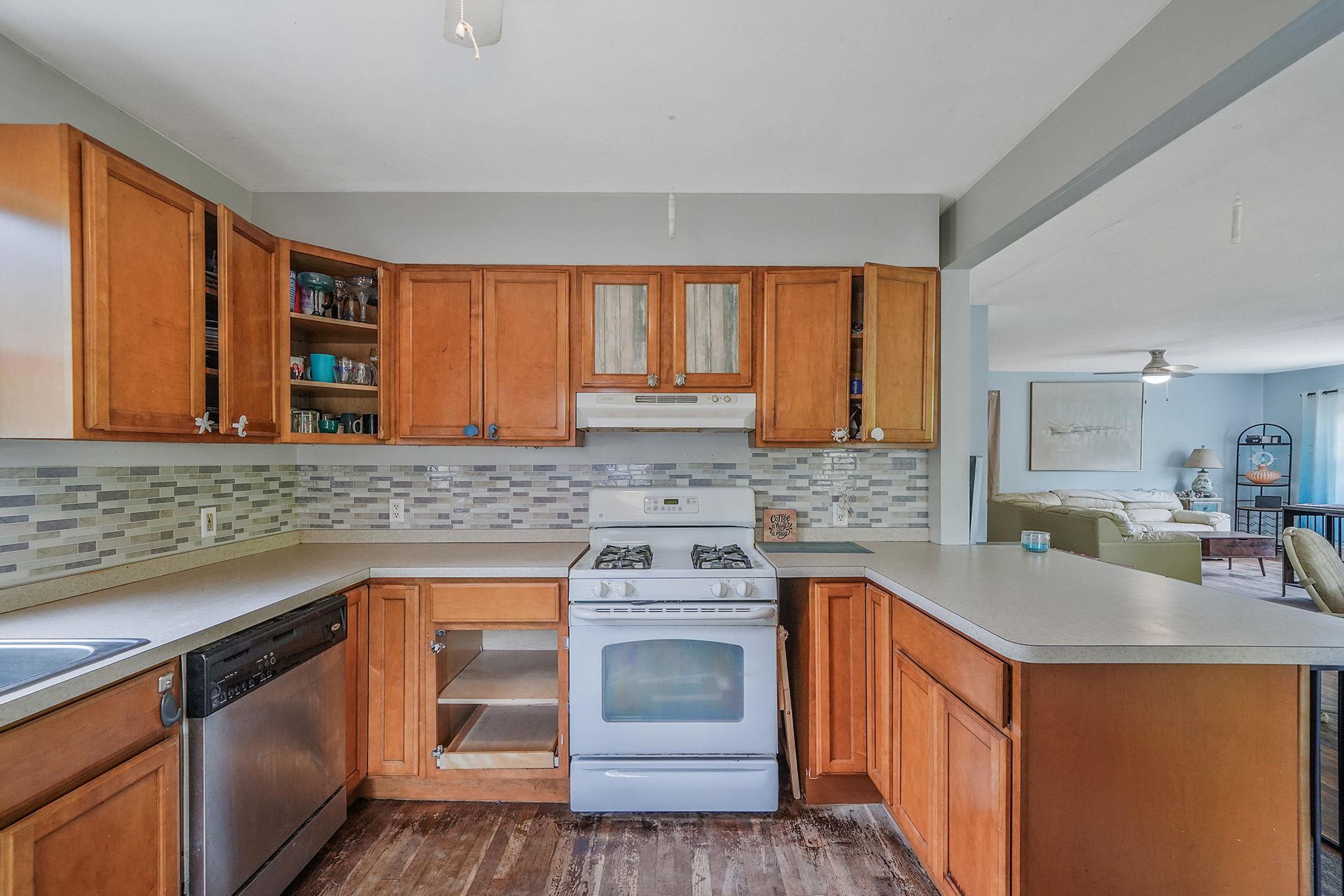 Single Family Queen  Suffolk County, NY 11789, MLS-861565-9