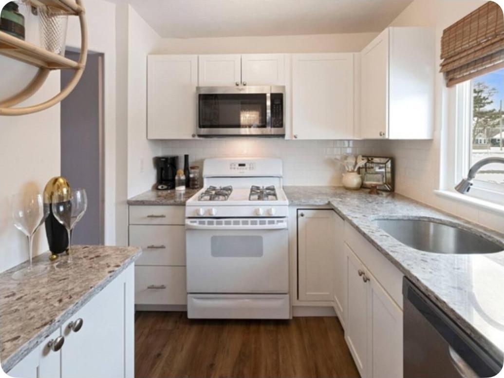 Condo Adams  Suffolk County, NY 11722, MLS-861567-5