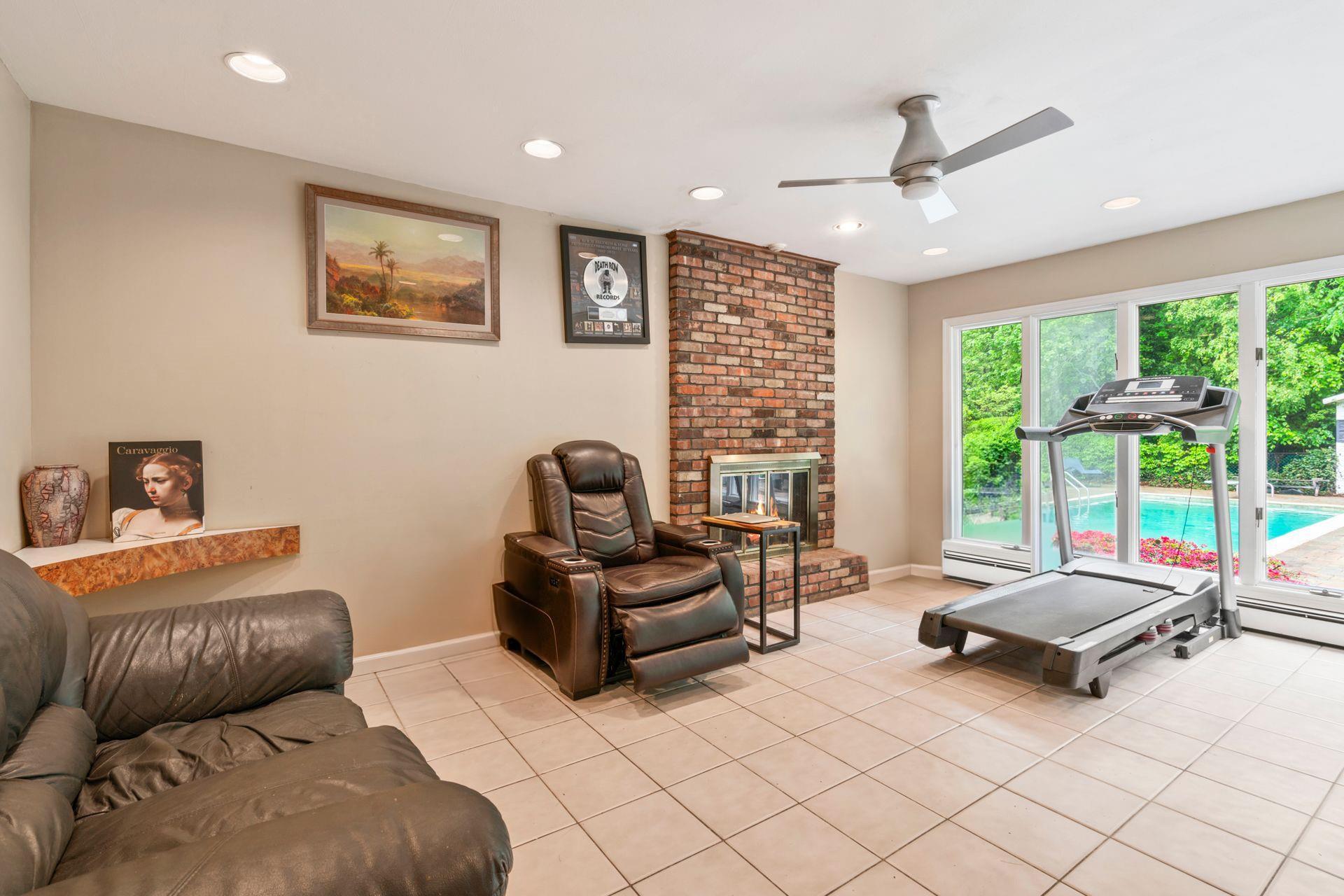 Single Family Skyline  Suffolk County, NY 11743, MLS-861570-16