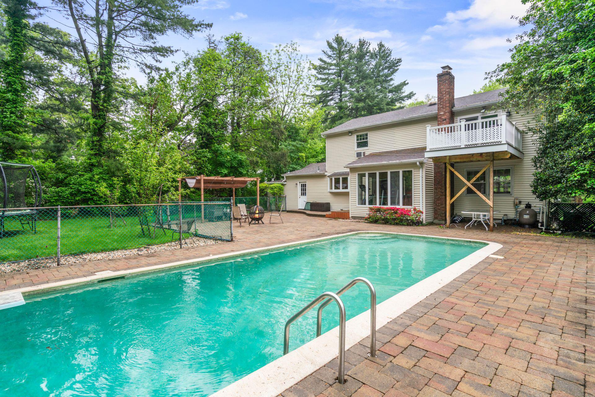 Single Family Skyline  Suffolk County, NY 11743, MLS-861570-32