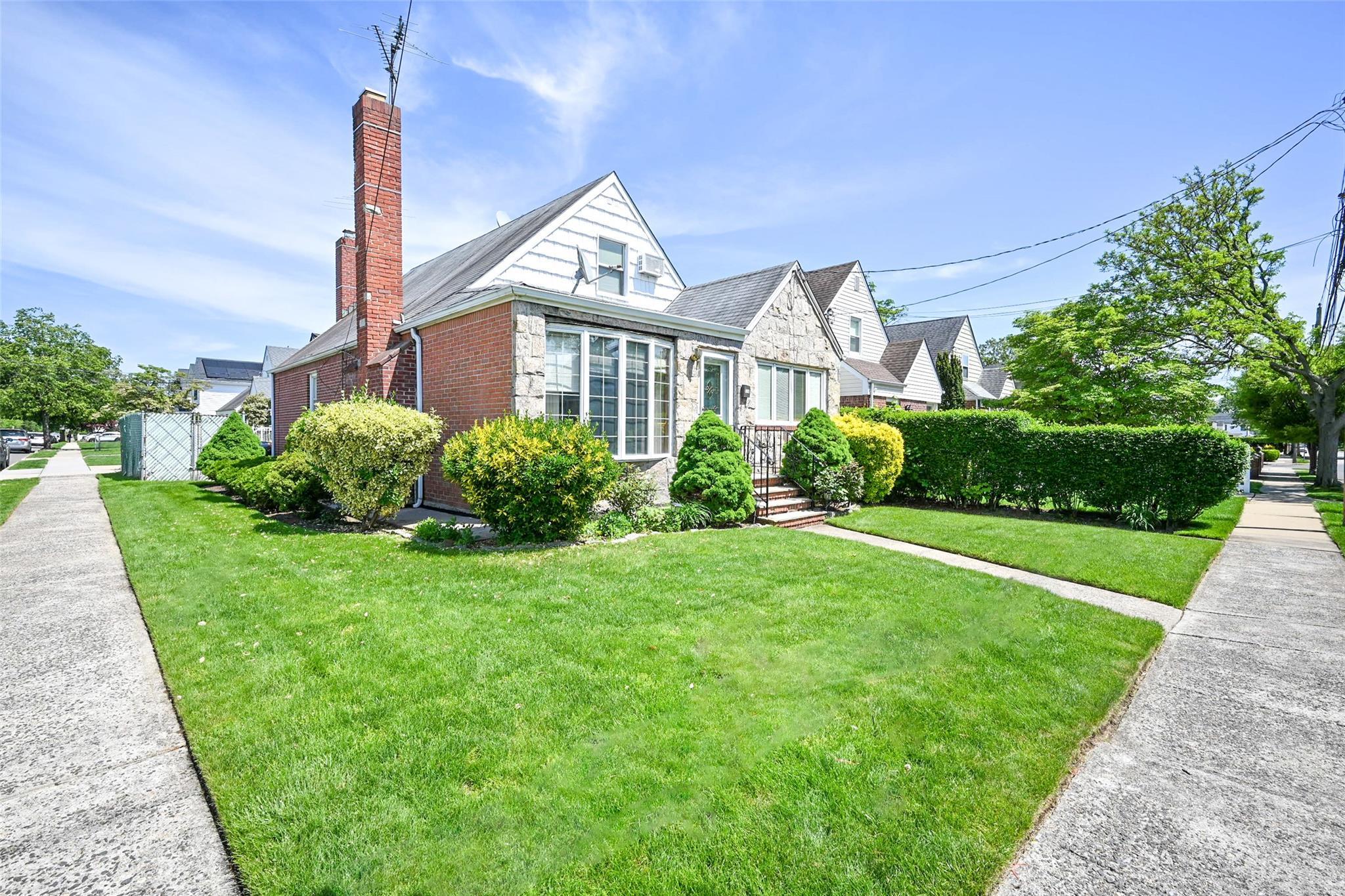 Single Family Terrace  Nassau County, NY 11040, MLS-861593-20