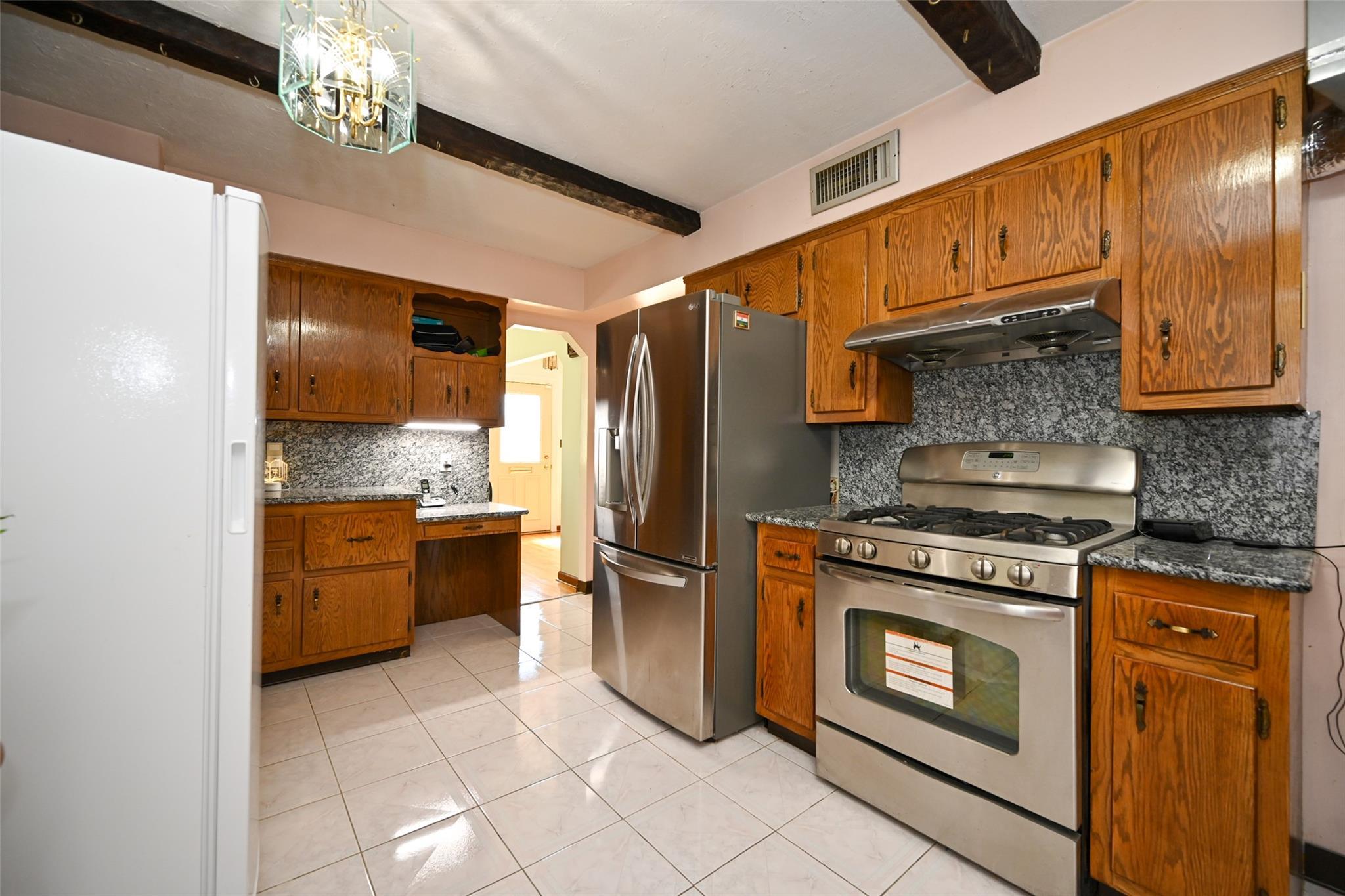 Single Family Terrace  Nassau County, NY 11040, MLS-861593-6