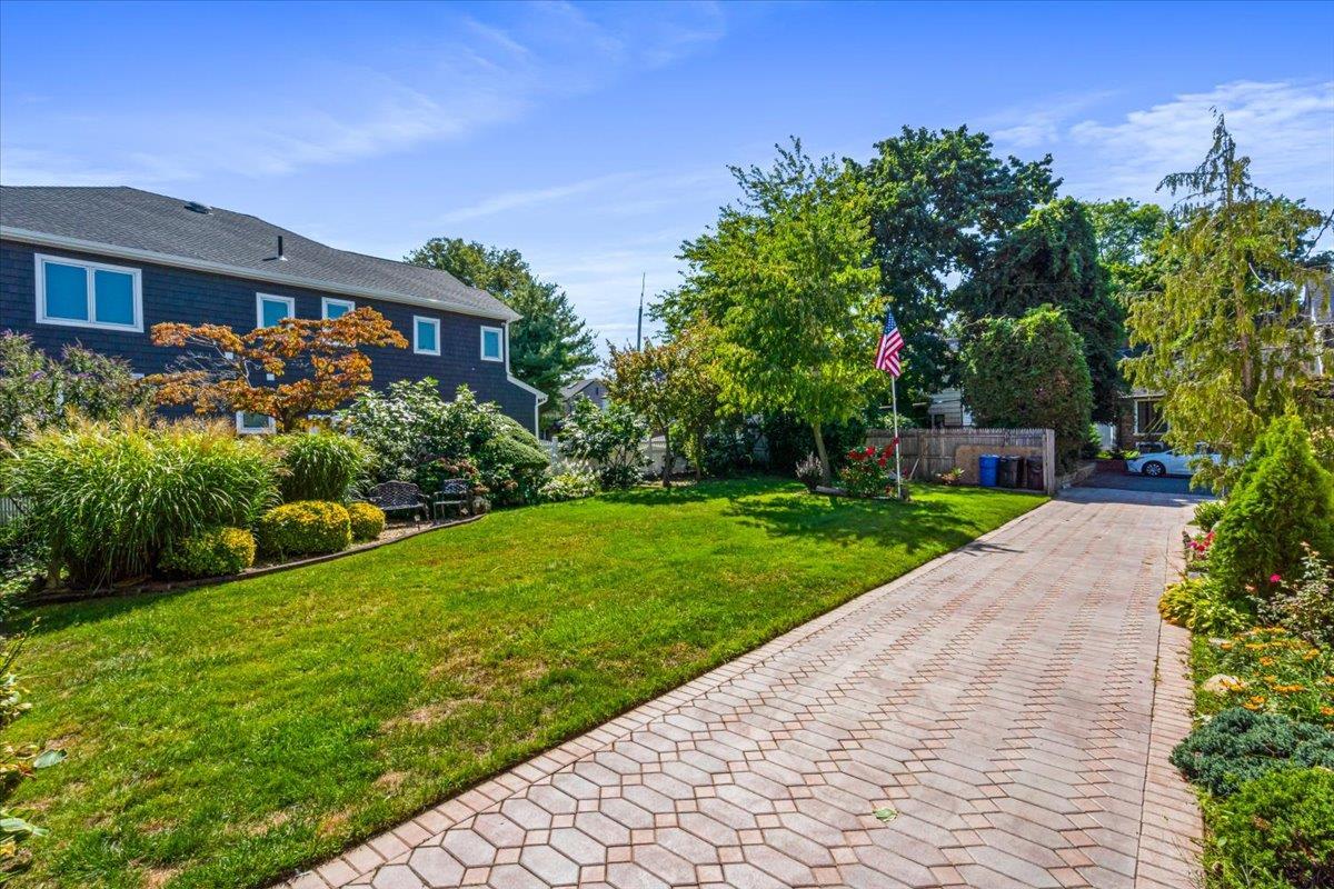 Single Family 214th  Queens, NY 11360, MLS-861610-10