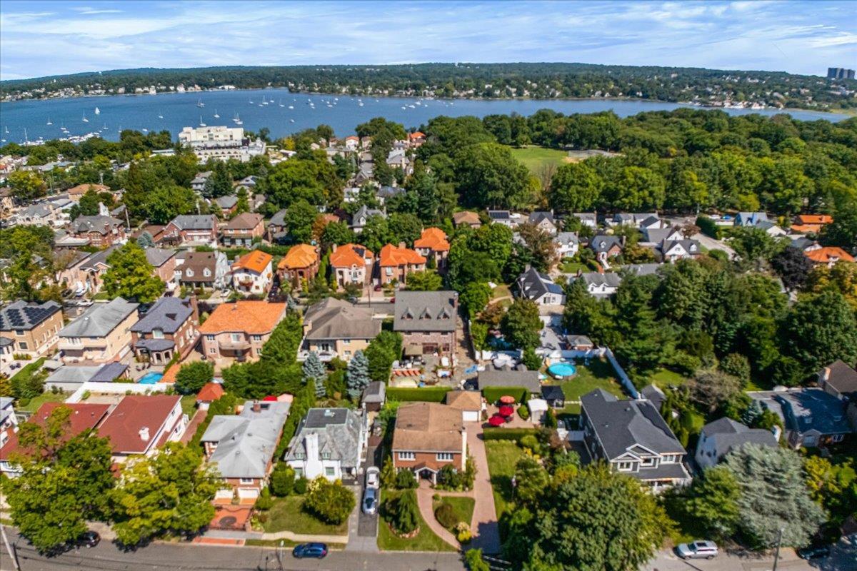 Single Family 214th  Queens, NY 11360, MLS-861610-2