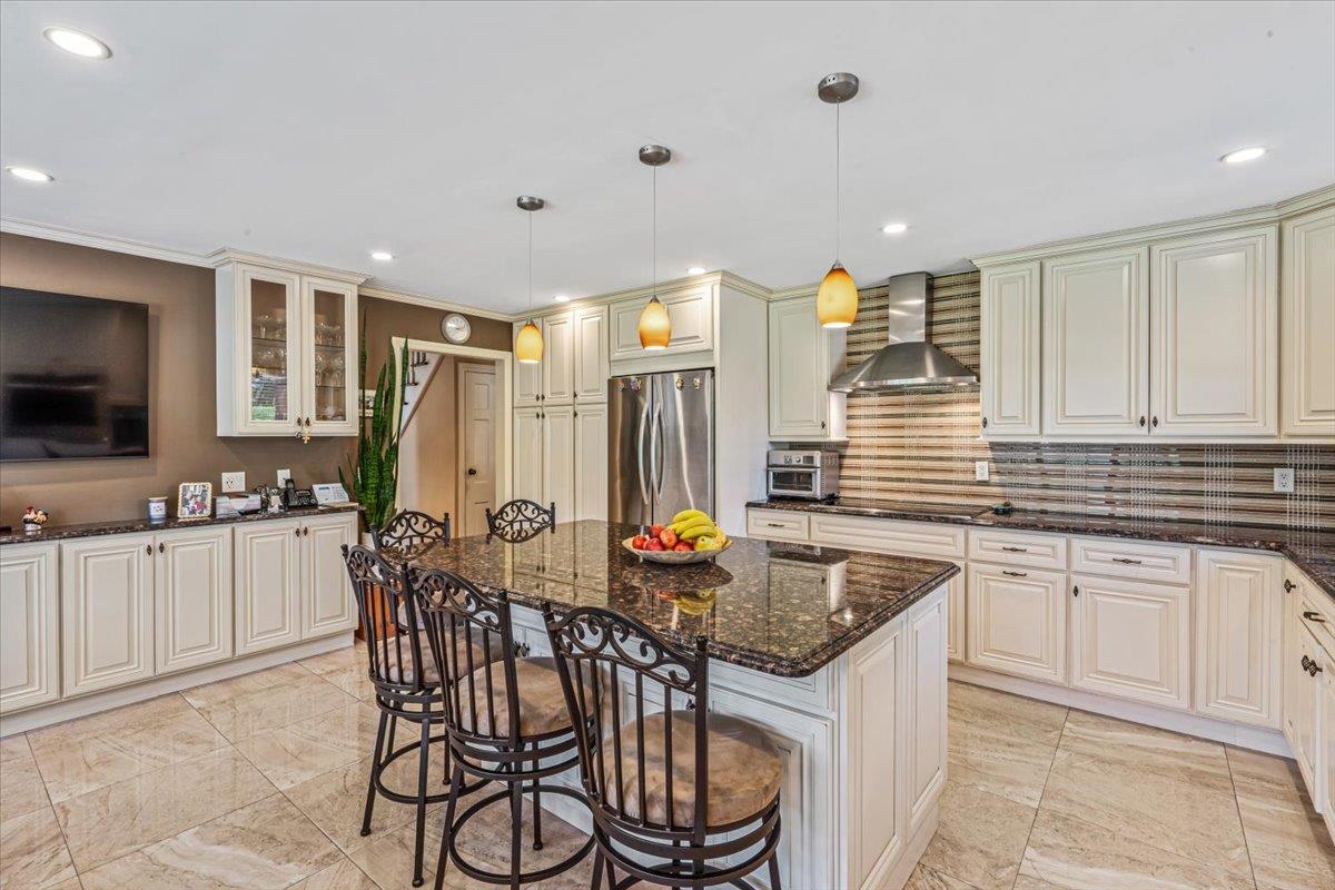 Single Family 214th  Queens, NY 11360, MLS-861610-22