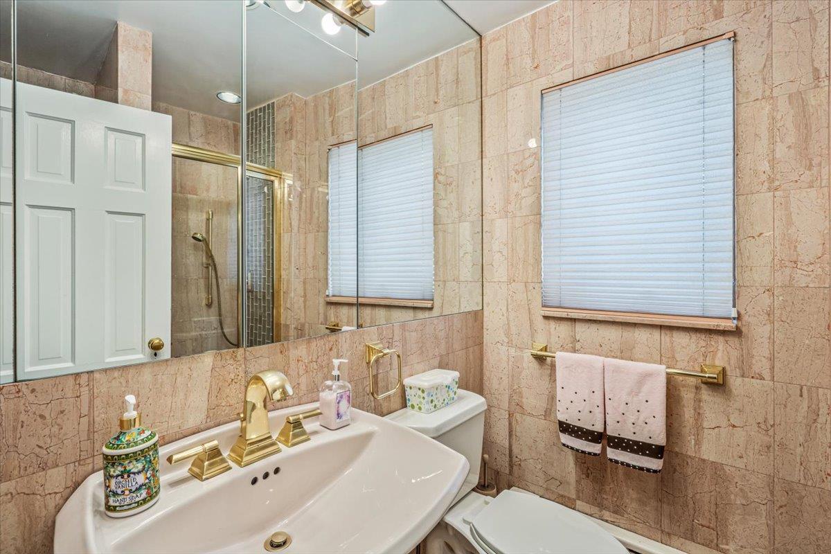 Single Family 214th  Queens, NY 11360, MLS-861610-27