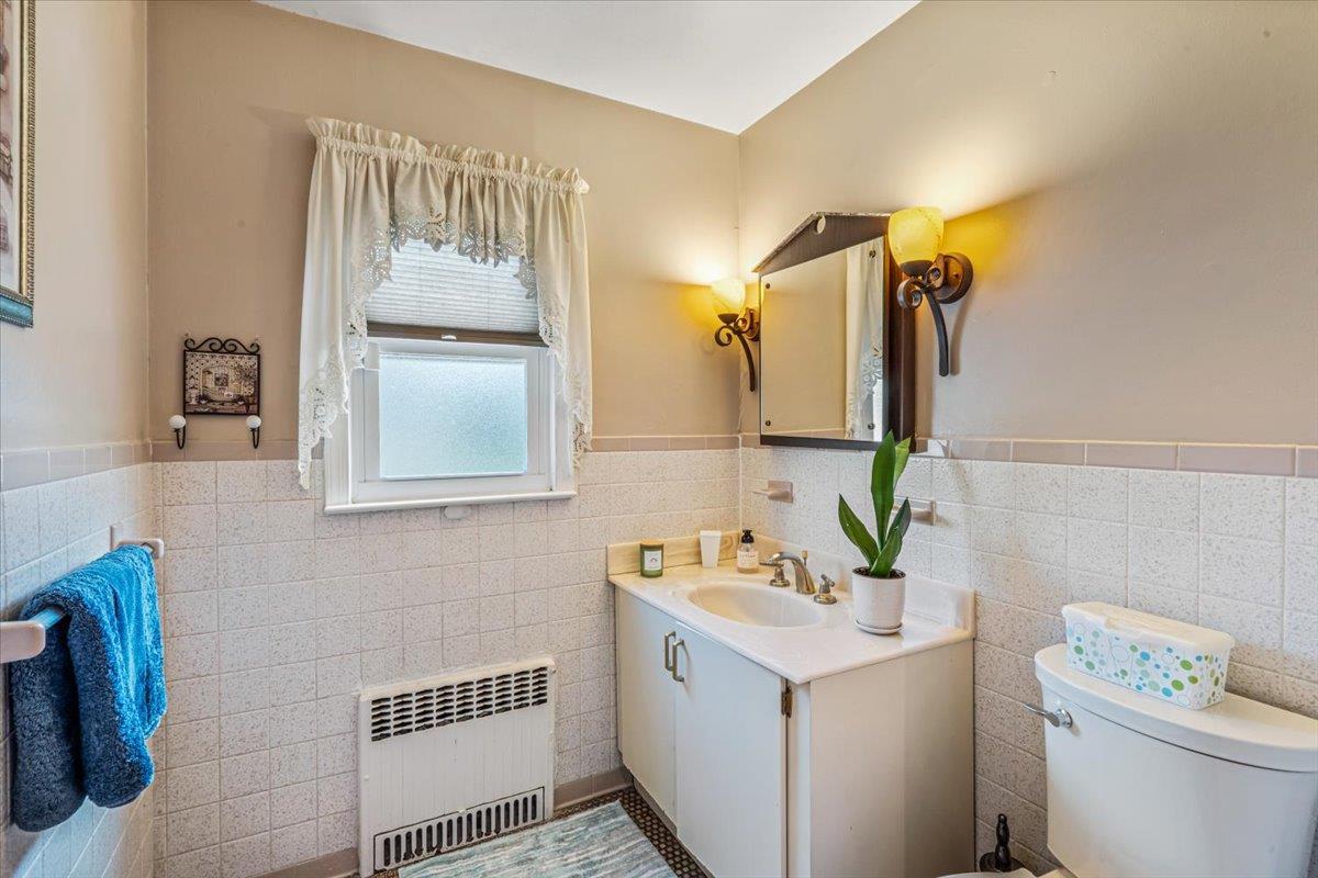 Single Family 214th  Queens, NY 11360, MLS-861610-35