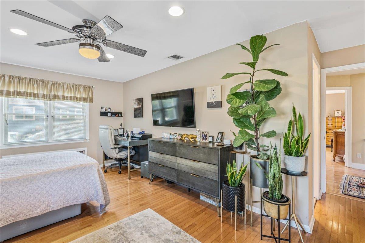 Single Family 214th  Queens, NY 11360, MLS-861610-37