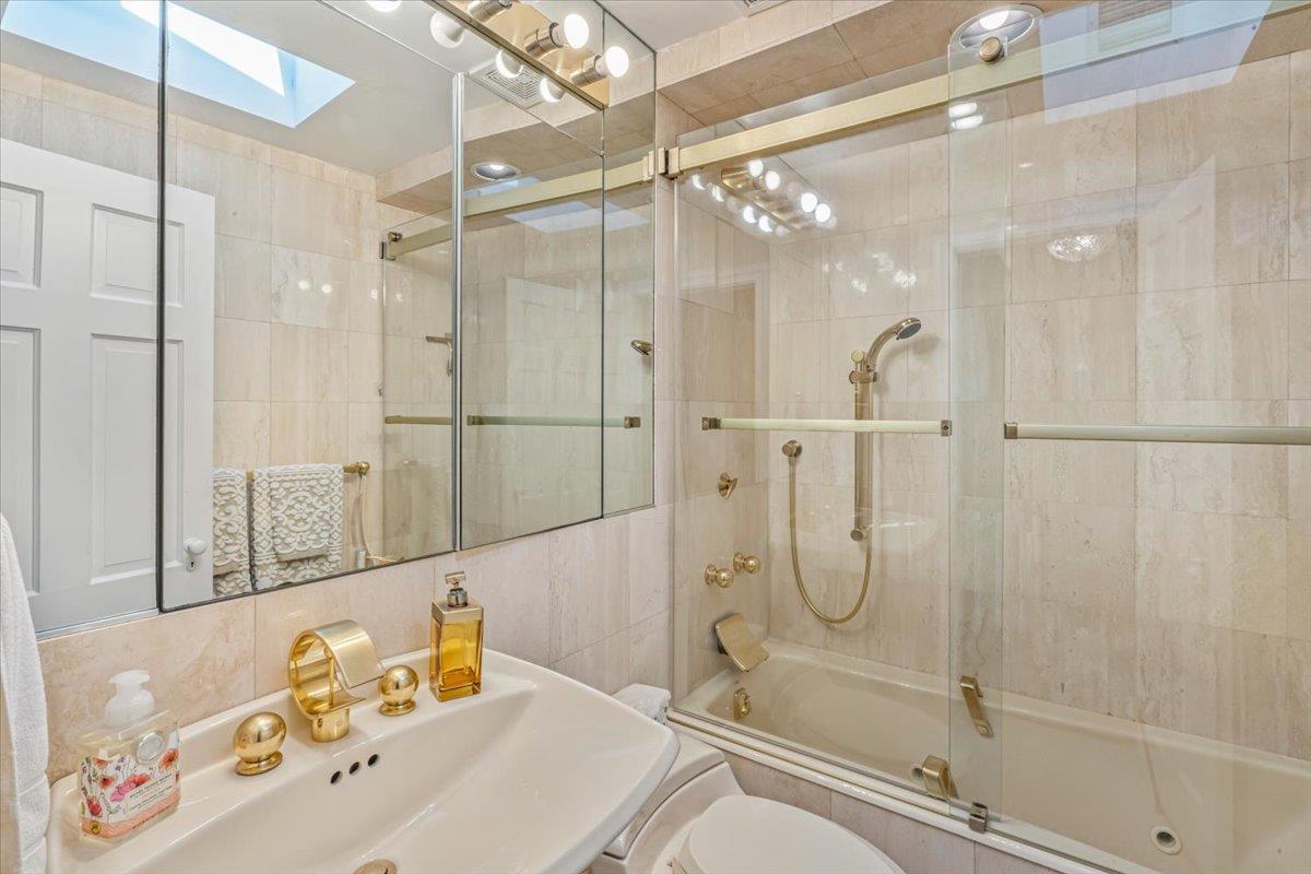 Single Family 214th  Queens, NY 11360, MLS-861610-40