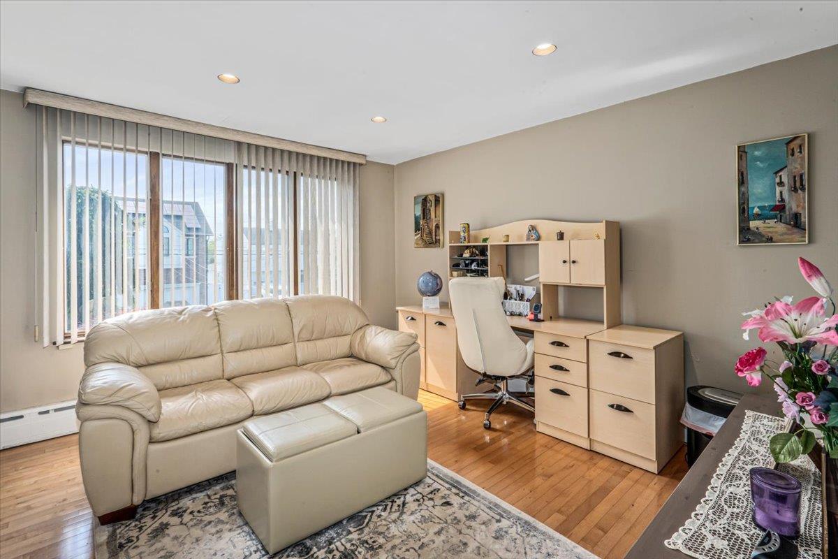 Single Family 214th  Queens, NY 11360, MLS-861610-41