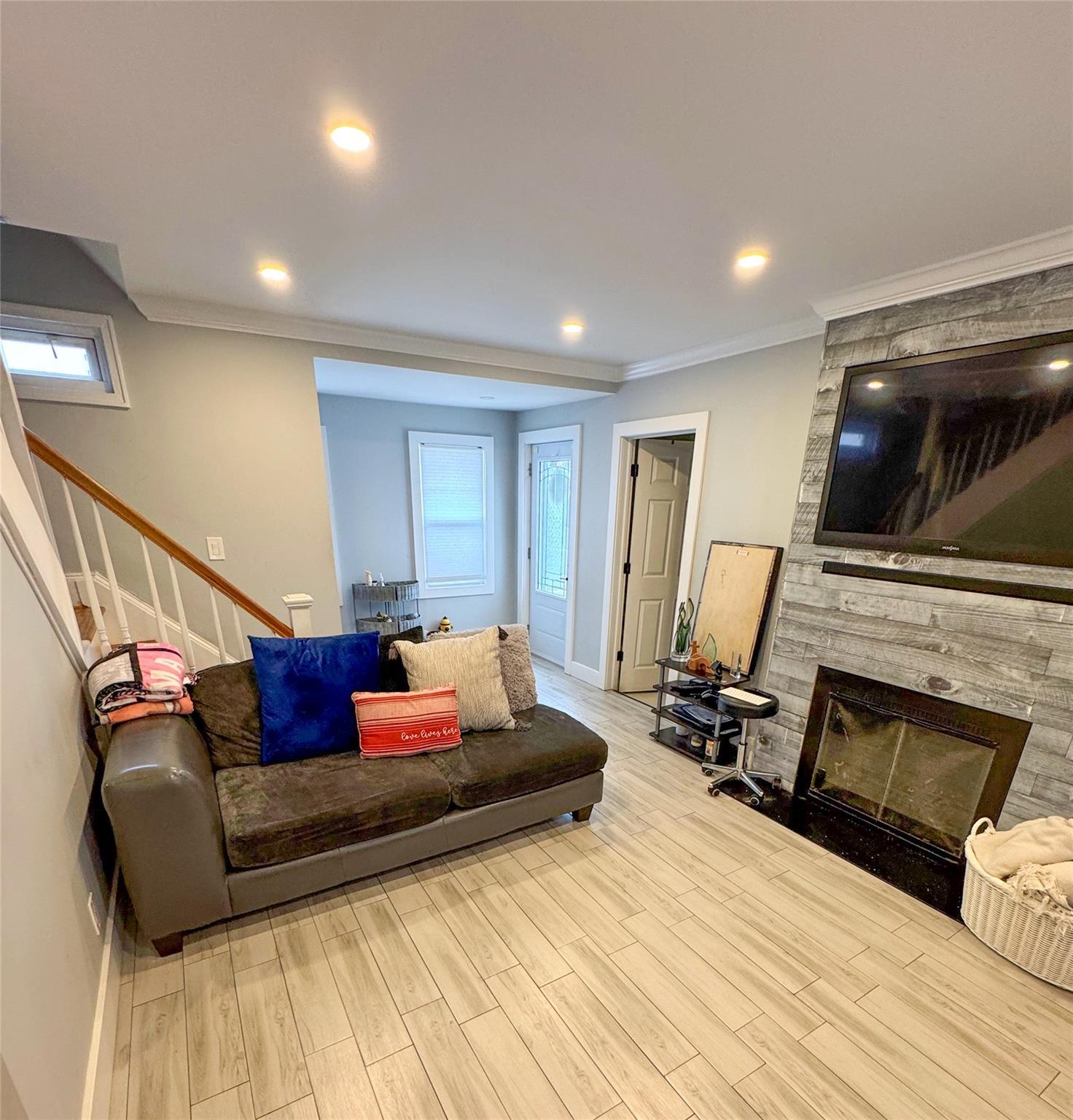 Single Family Alhambra  Suffolk County, NY 11757, MLS-861611-4