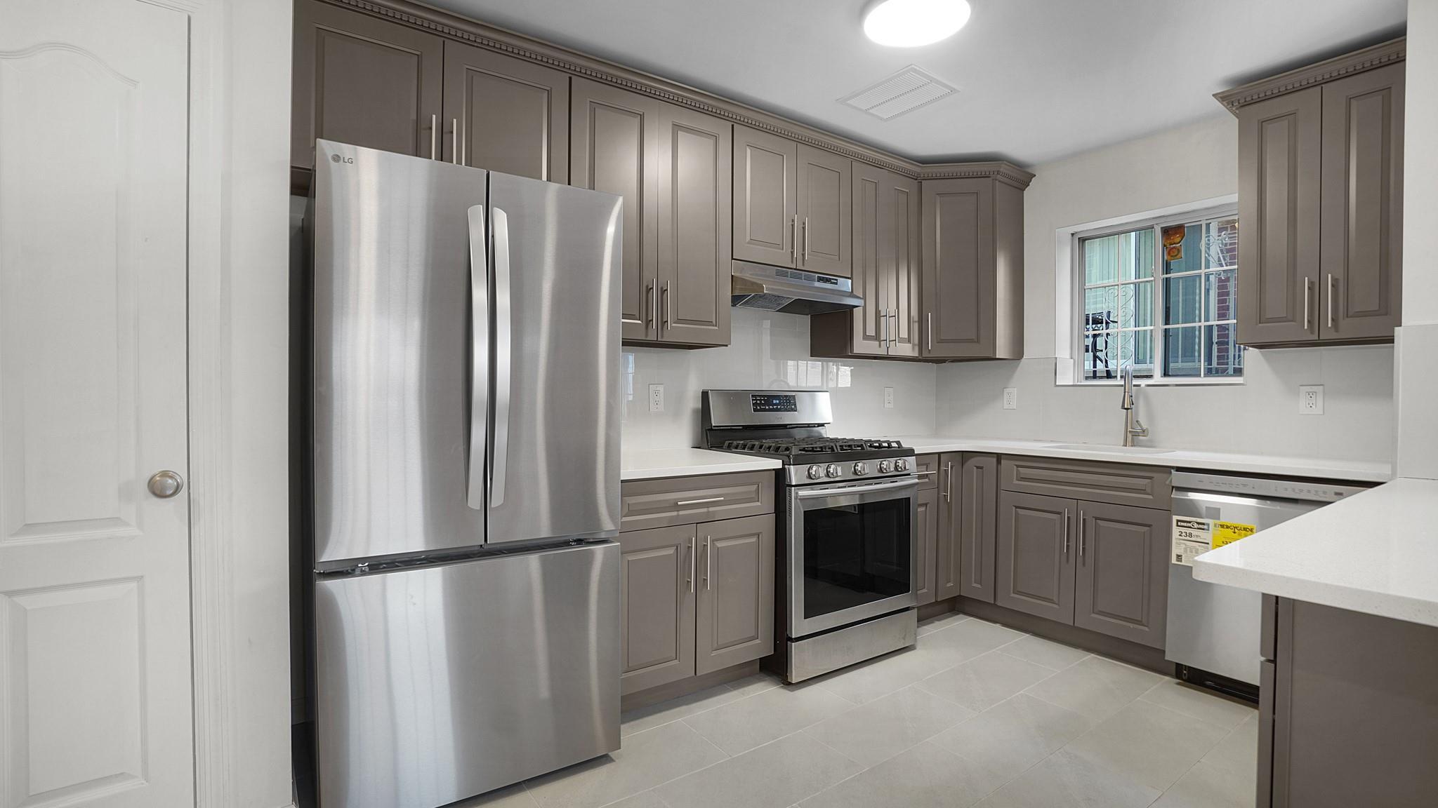 Single Family Clarence  Bronx, NY 10465, MLS-861622-15