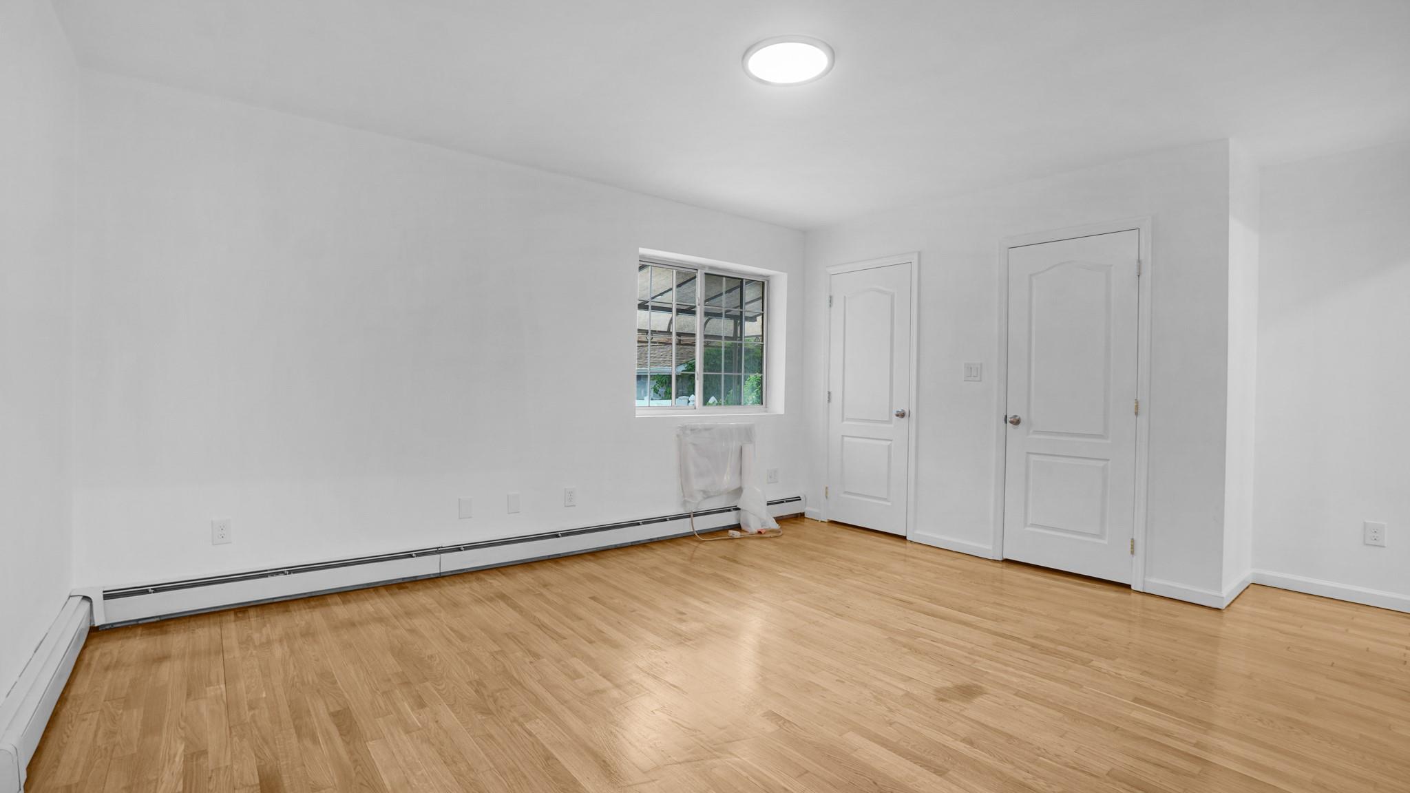 Single Family Clarence  Bronx, NY 10465, MLS-861622-20
