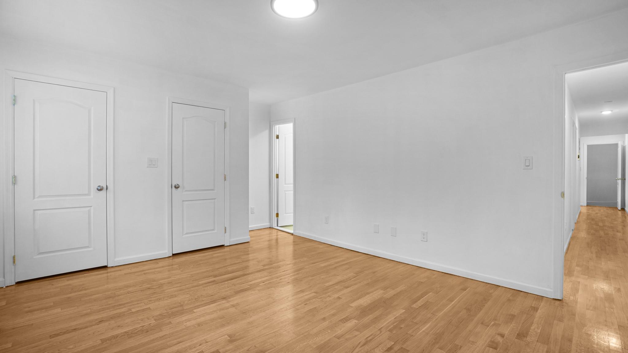Single Family Clarence  Bronx, NY 10465, MLS-861622-21