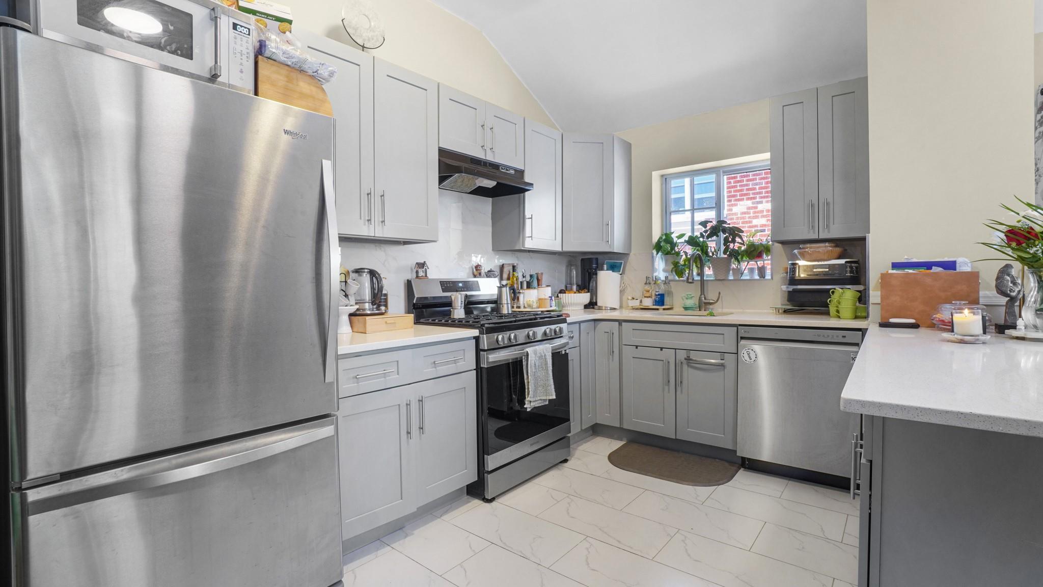 Single Family Clarence  Bronx, NY 10465, MLS-861622-6