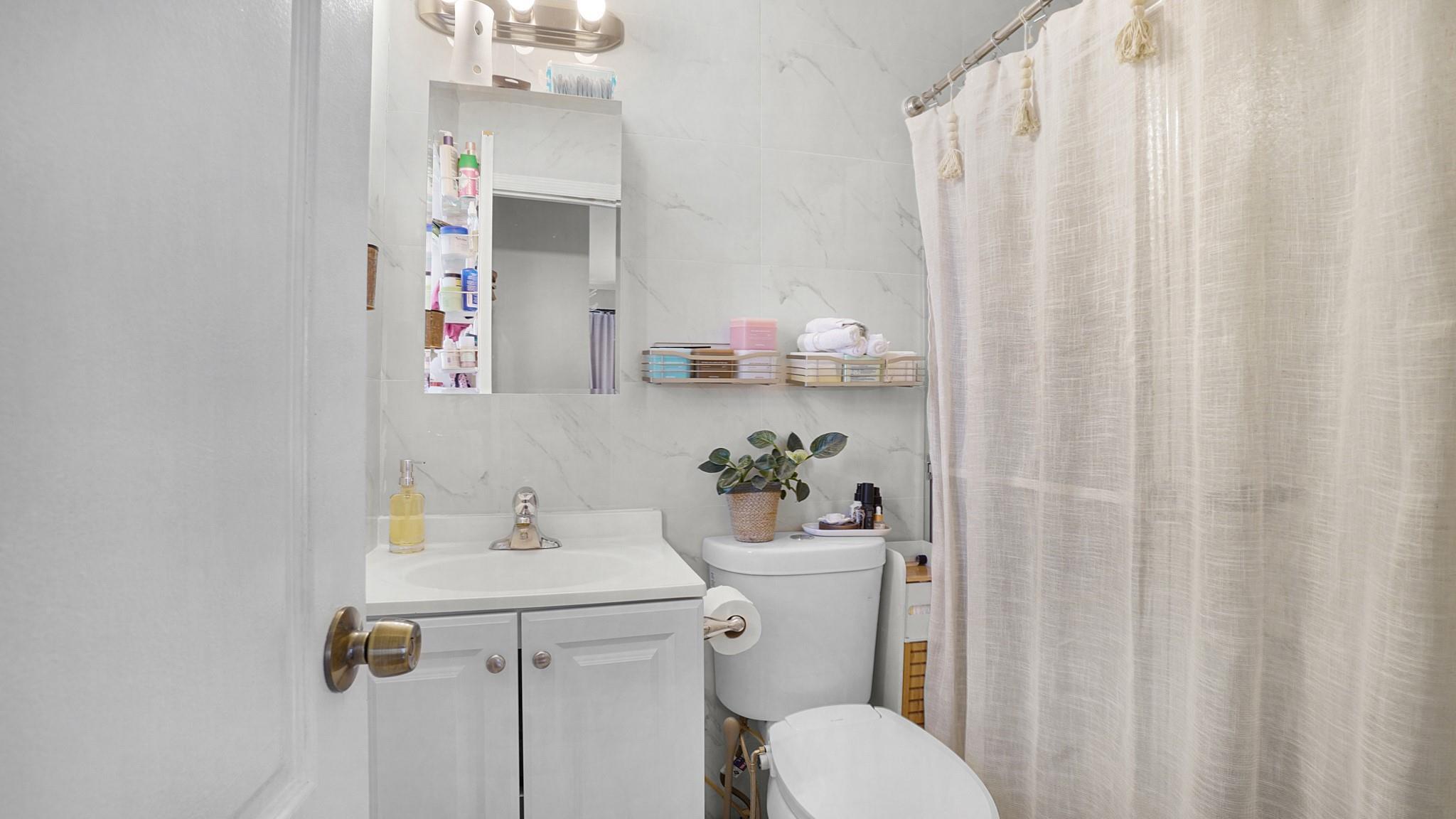 Single Family Clarence  Bronx, NY 10465, MLS-861622-8
