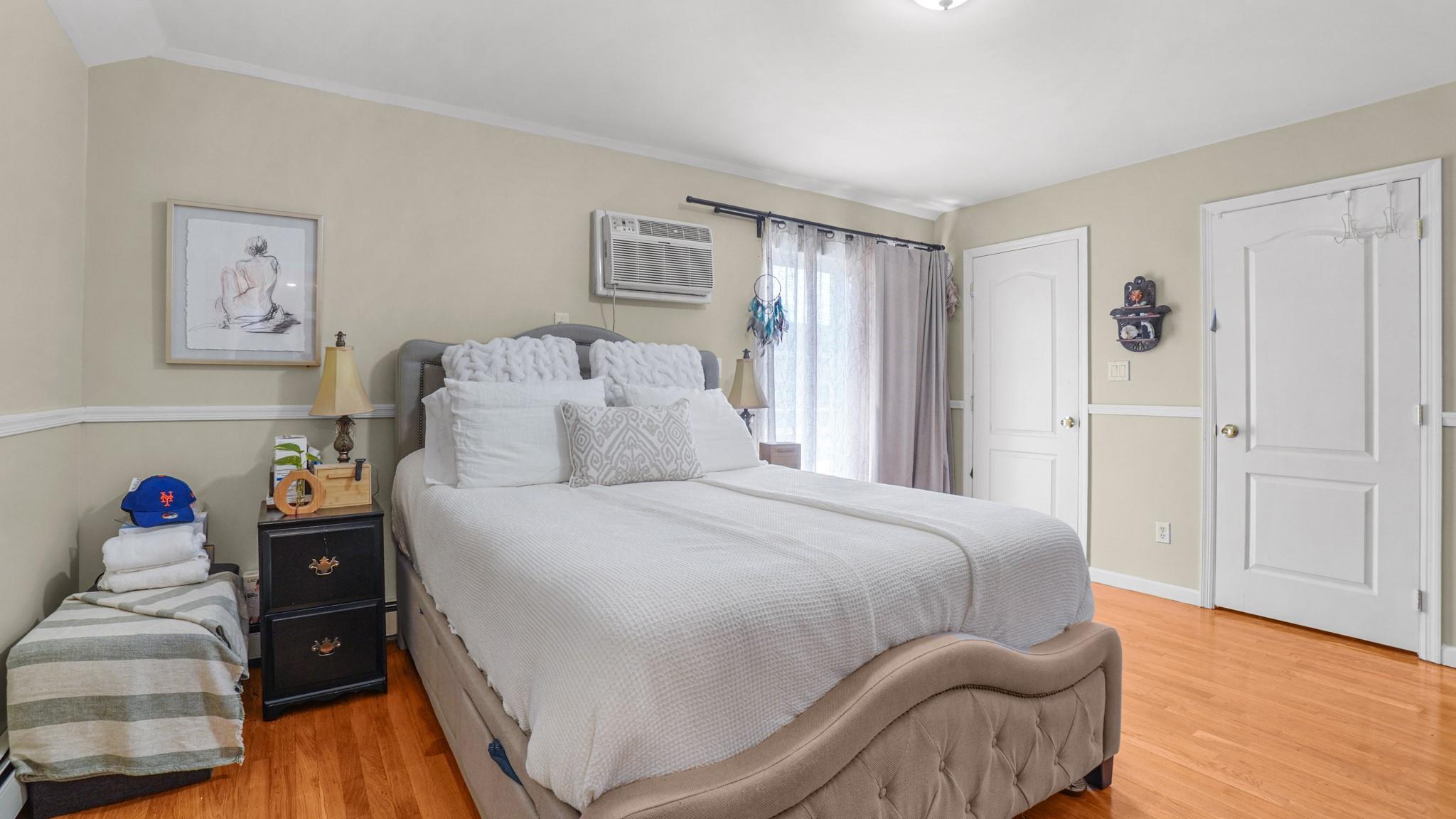 Single Family Clarence  Bronx, NY 10465, MLS-861622-9