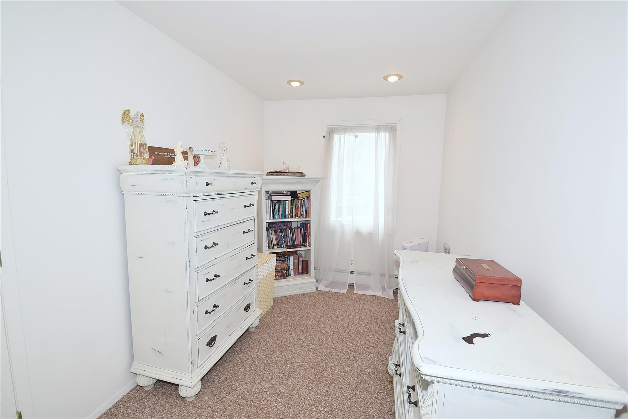 Single Family Cinque  Nassau County, NY 11735, MLS-861626-15