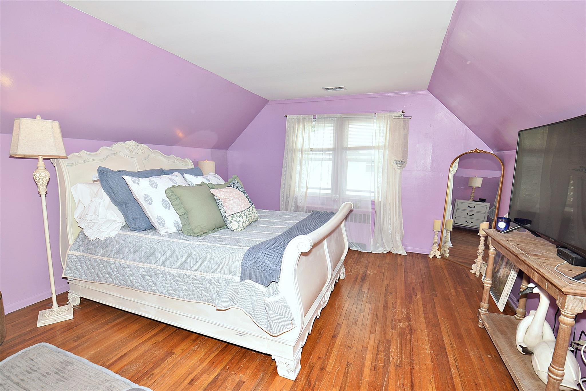 Single Family Cinque  Nassau County, NY 11735, MLS-861626-16