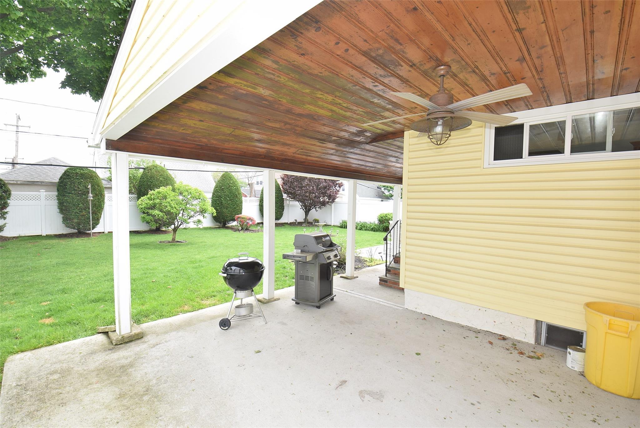 Single Family Cinque  Nassau County, NY 11735, MLS-861626-17