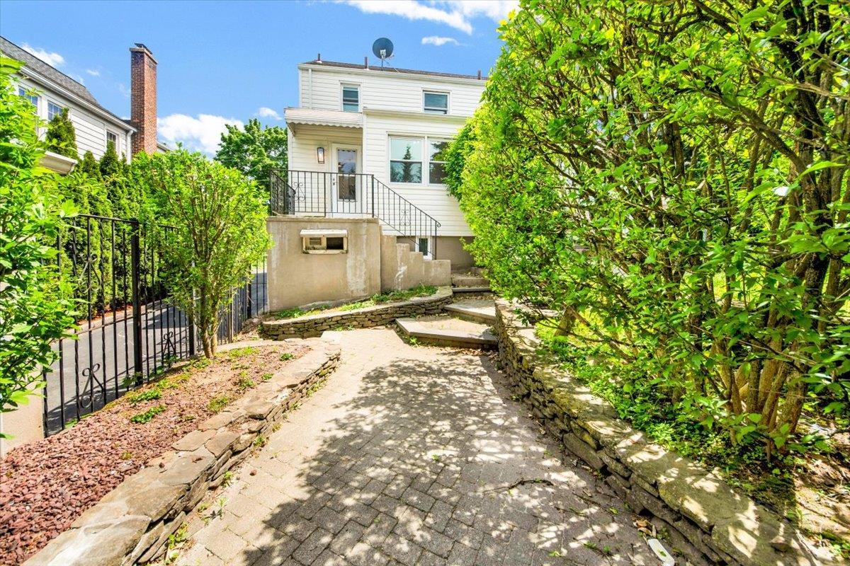 Single Family Mcbride  Westchester County, NY 10603, MLS-861629-35