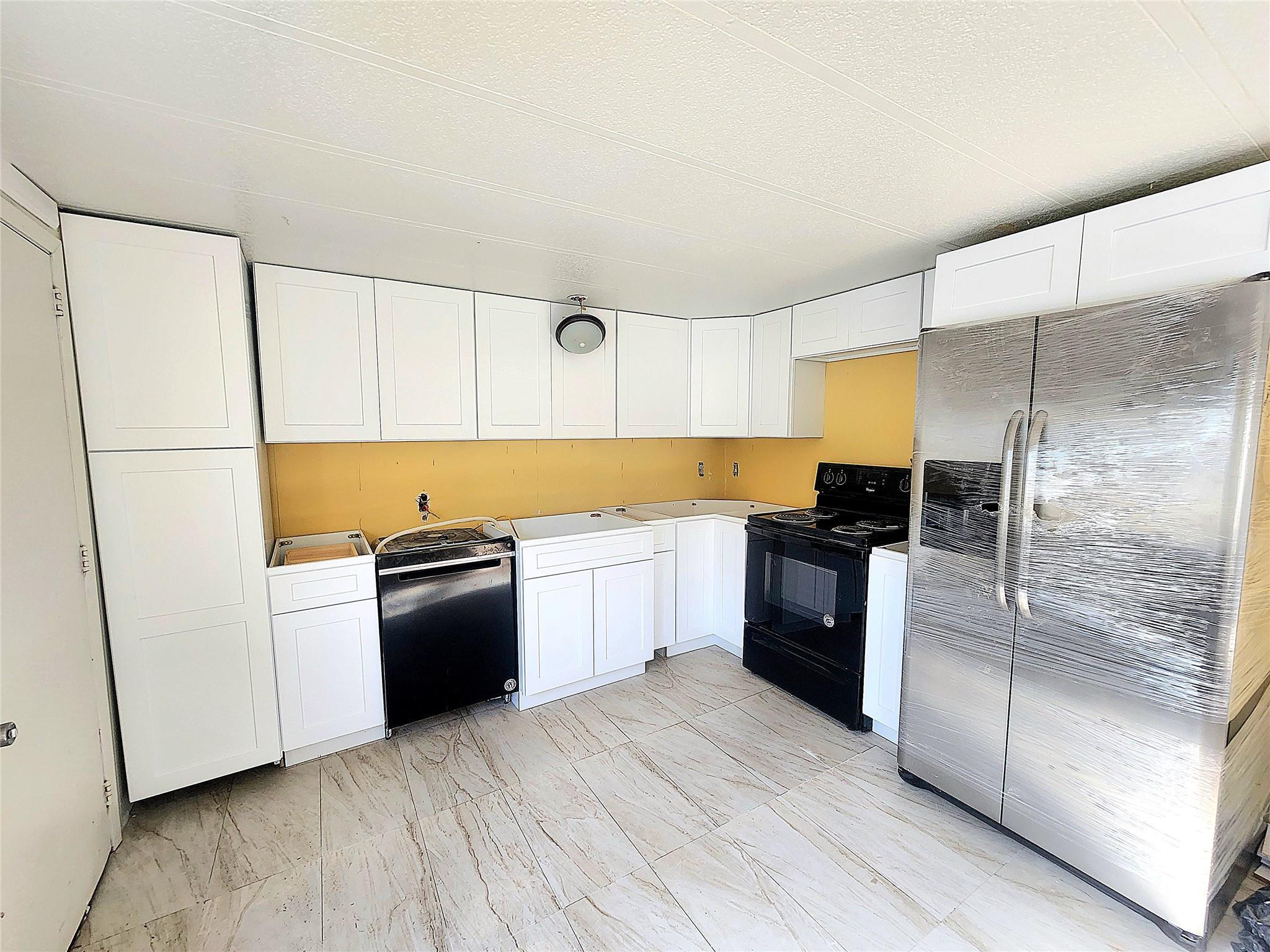 Single Family Riverleigh  Suffolk County, NY 11901, MLS-861657-3