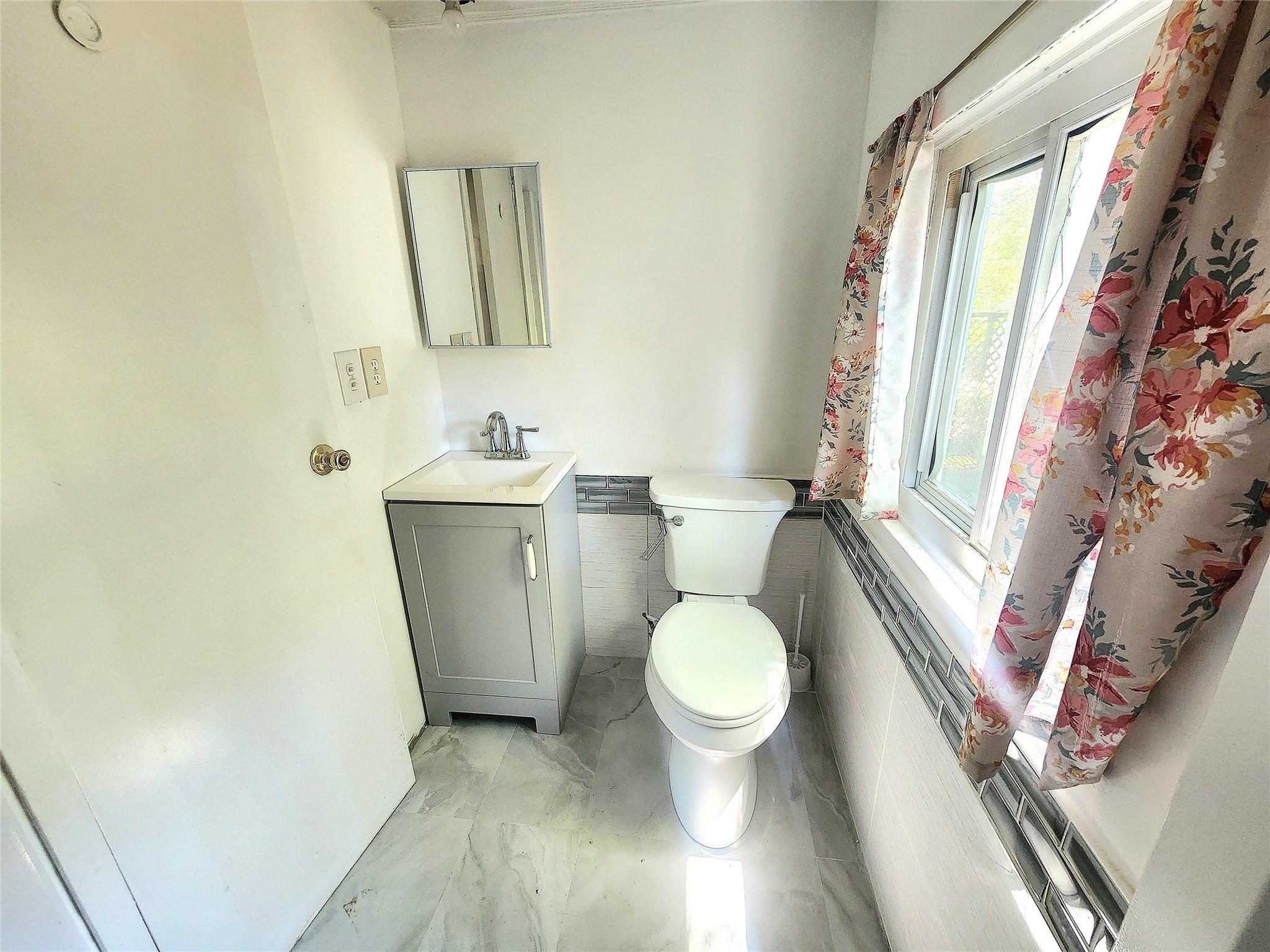 Single Family Riverleigh  Suffolk County, NY 11901, MLS-861657-7