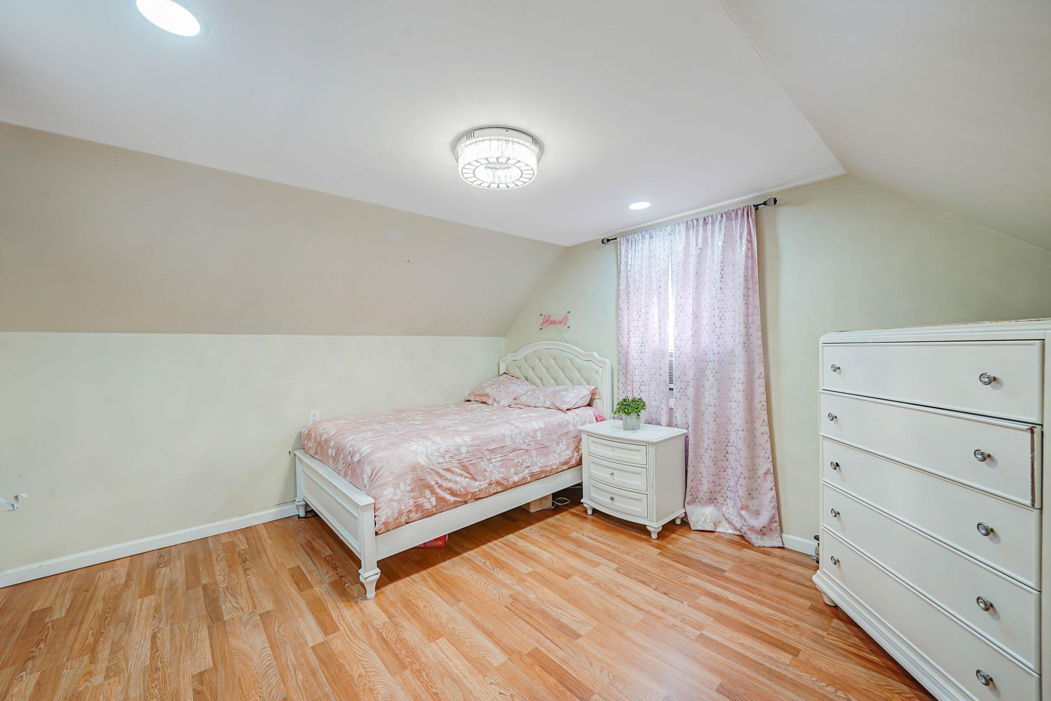 Single Family 170th  Queens, NY 11365, MLS-861660-17