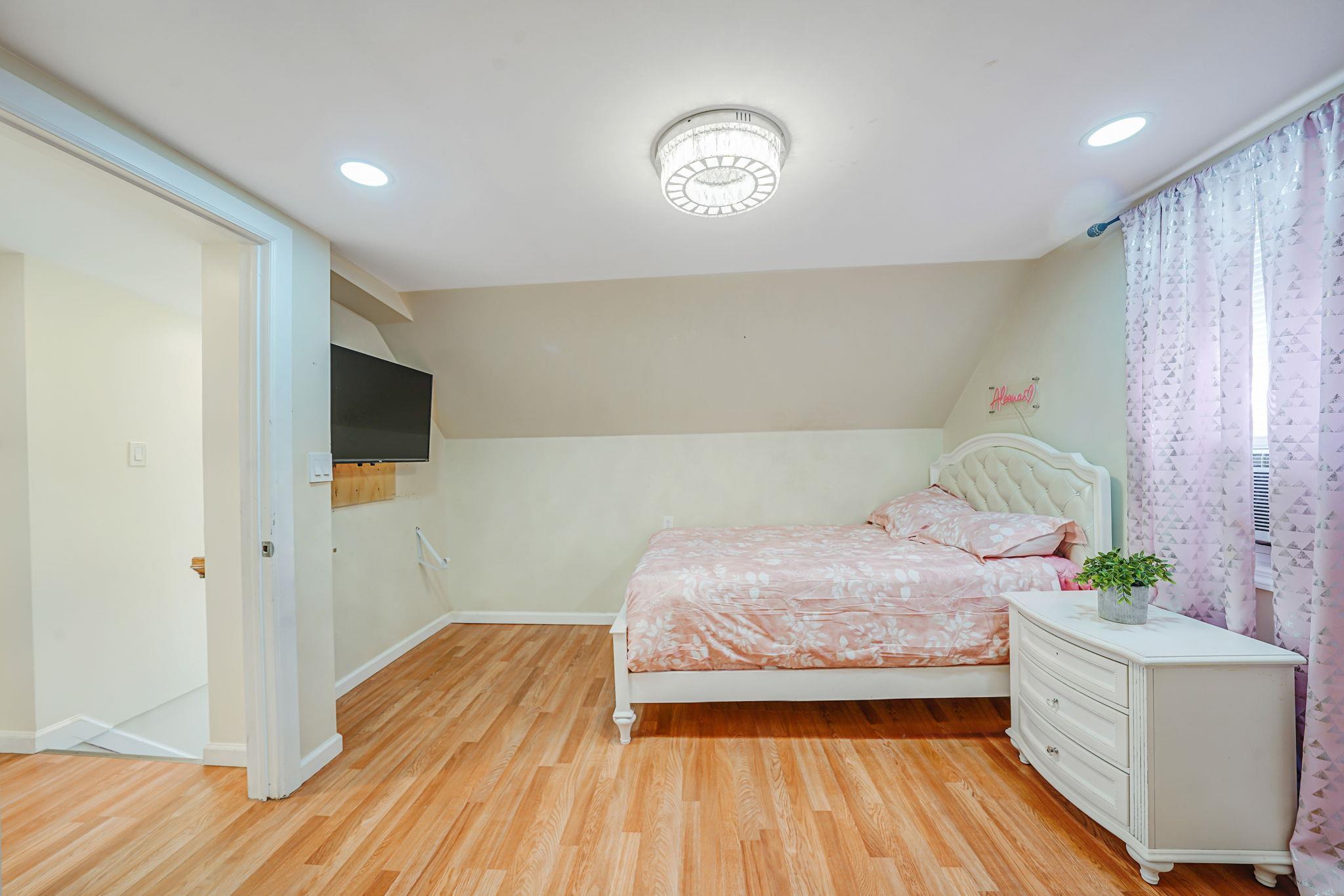 Single Family 170th  Queens, NY 11365, MLS-861660-18