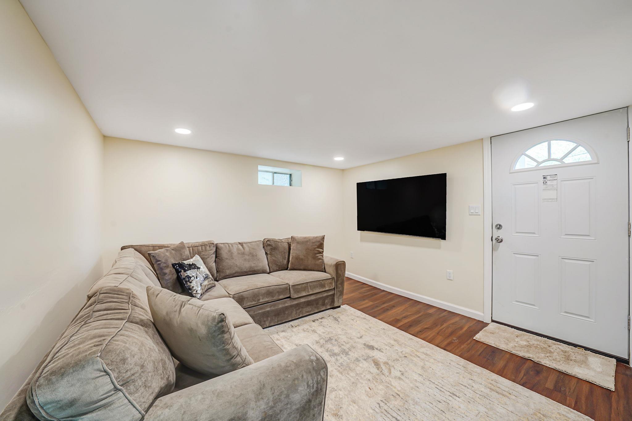 Single Family 170th  Queens, NY 11365, MLS-861660-23