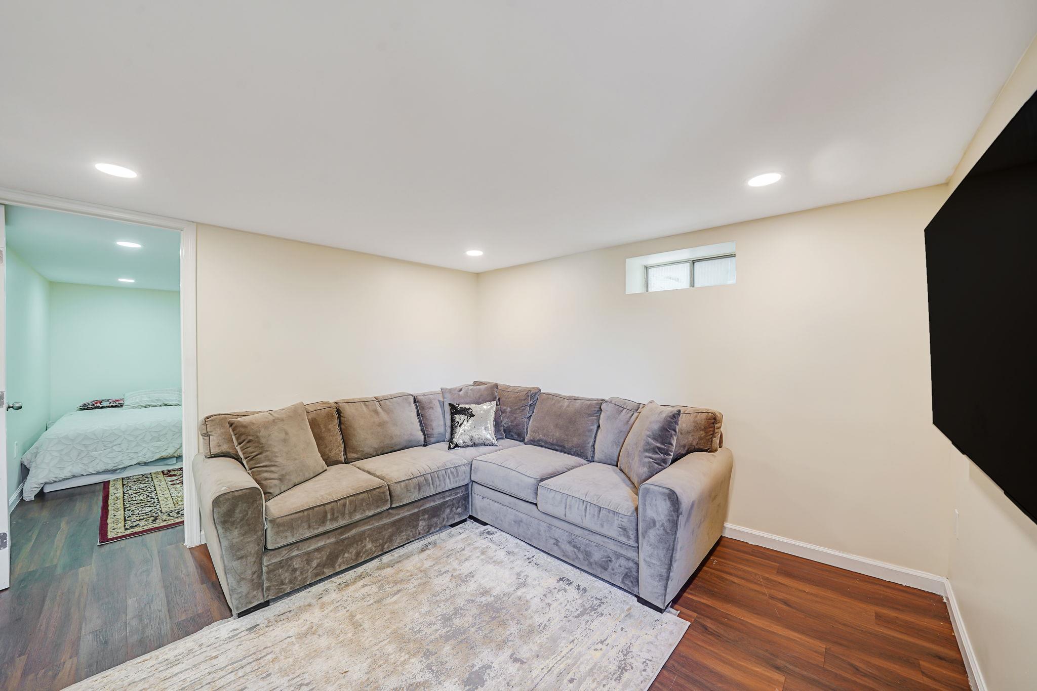 Single Family 170th  Queens, NY 11365, MLS-861660-24