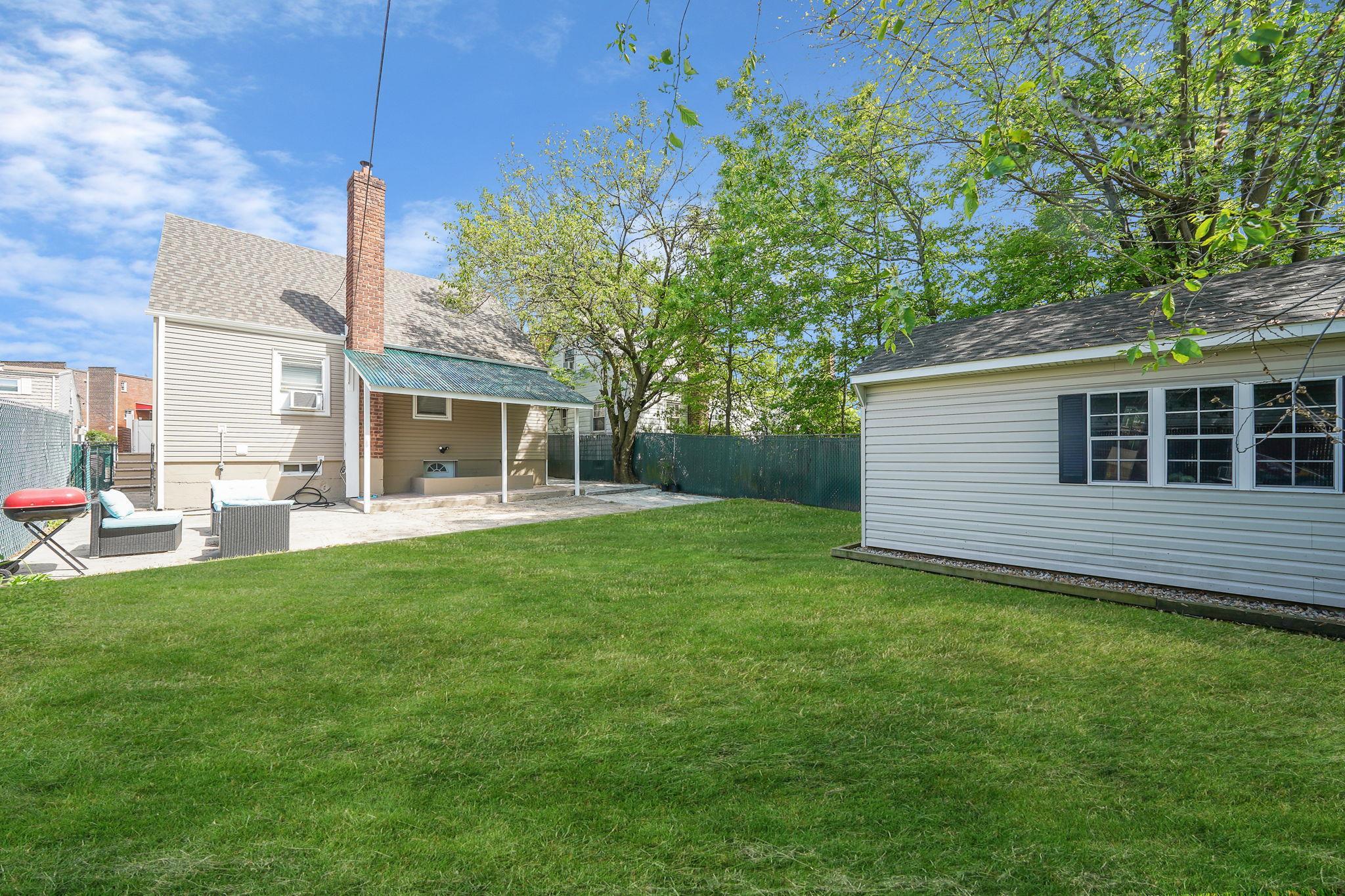 Single Family 170th  Queens, NY 11365, MLS-861660-32