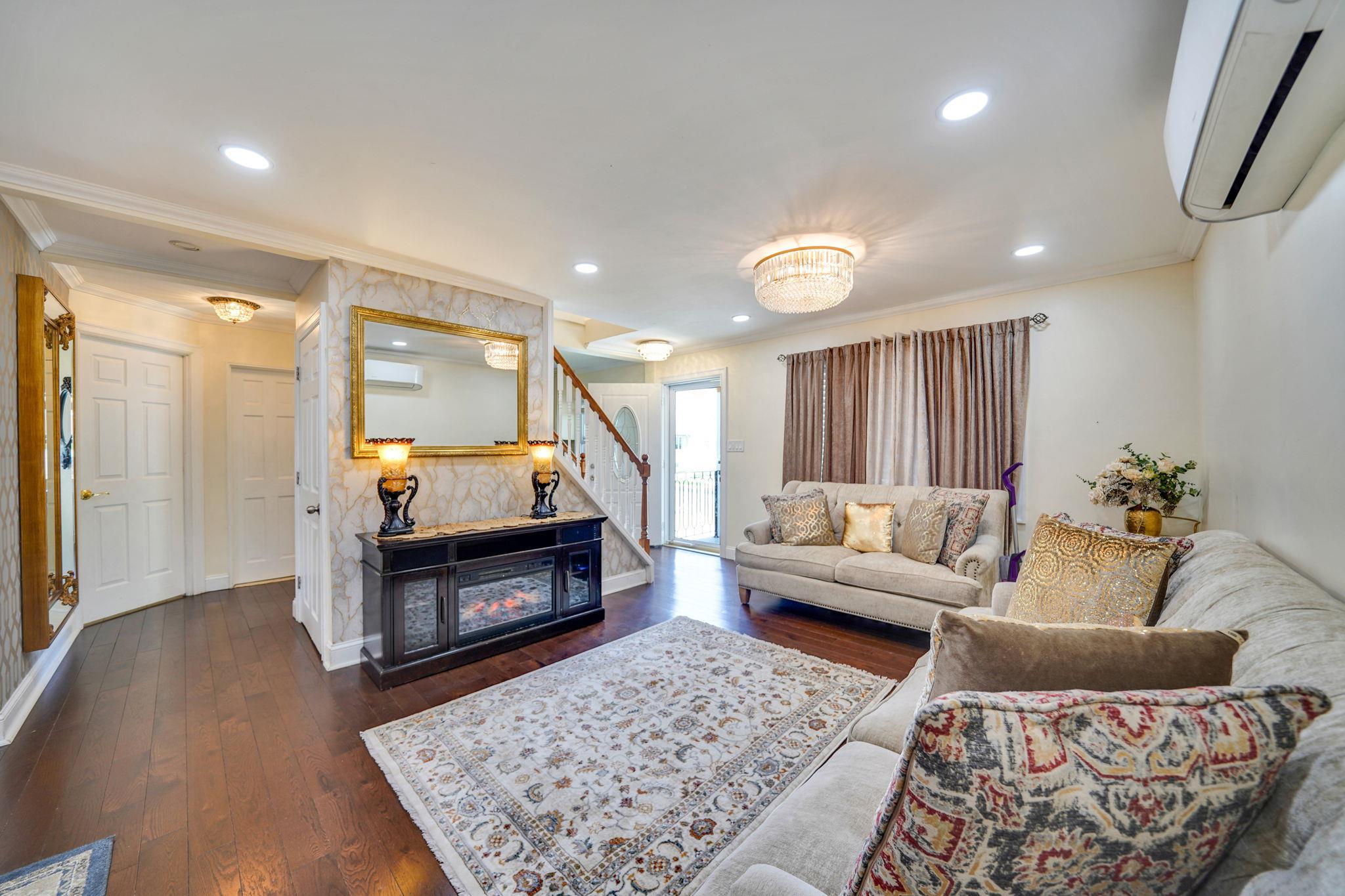 Single Family 170th  Queens, NY 11365, MLS-861660-8
