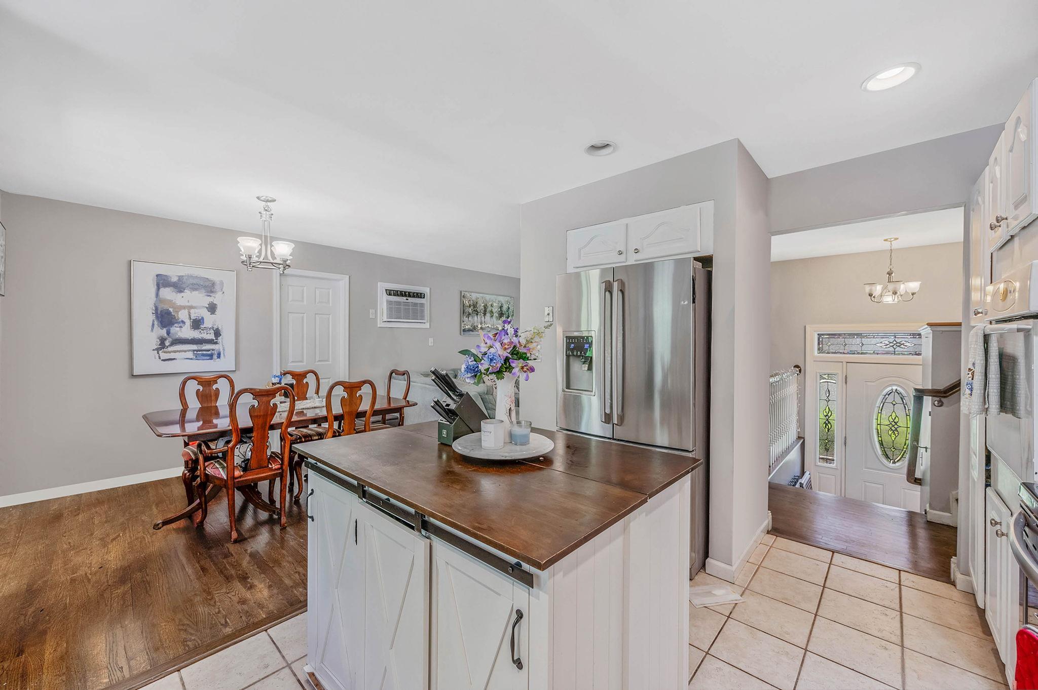 Single Family Waverly  Suffolk County, NY 11742, MLS-861665-11