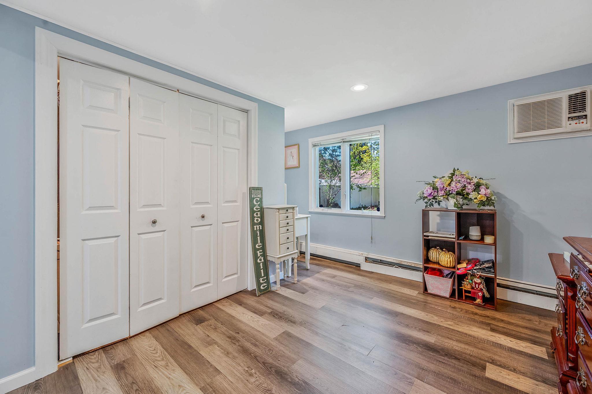 Single Family Waverly  Suffolk County, NY 11742, MLS-861665-16